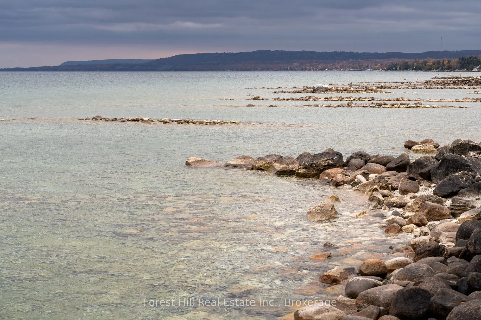 295 Lakeshore Road N