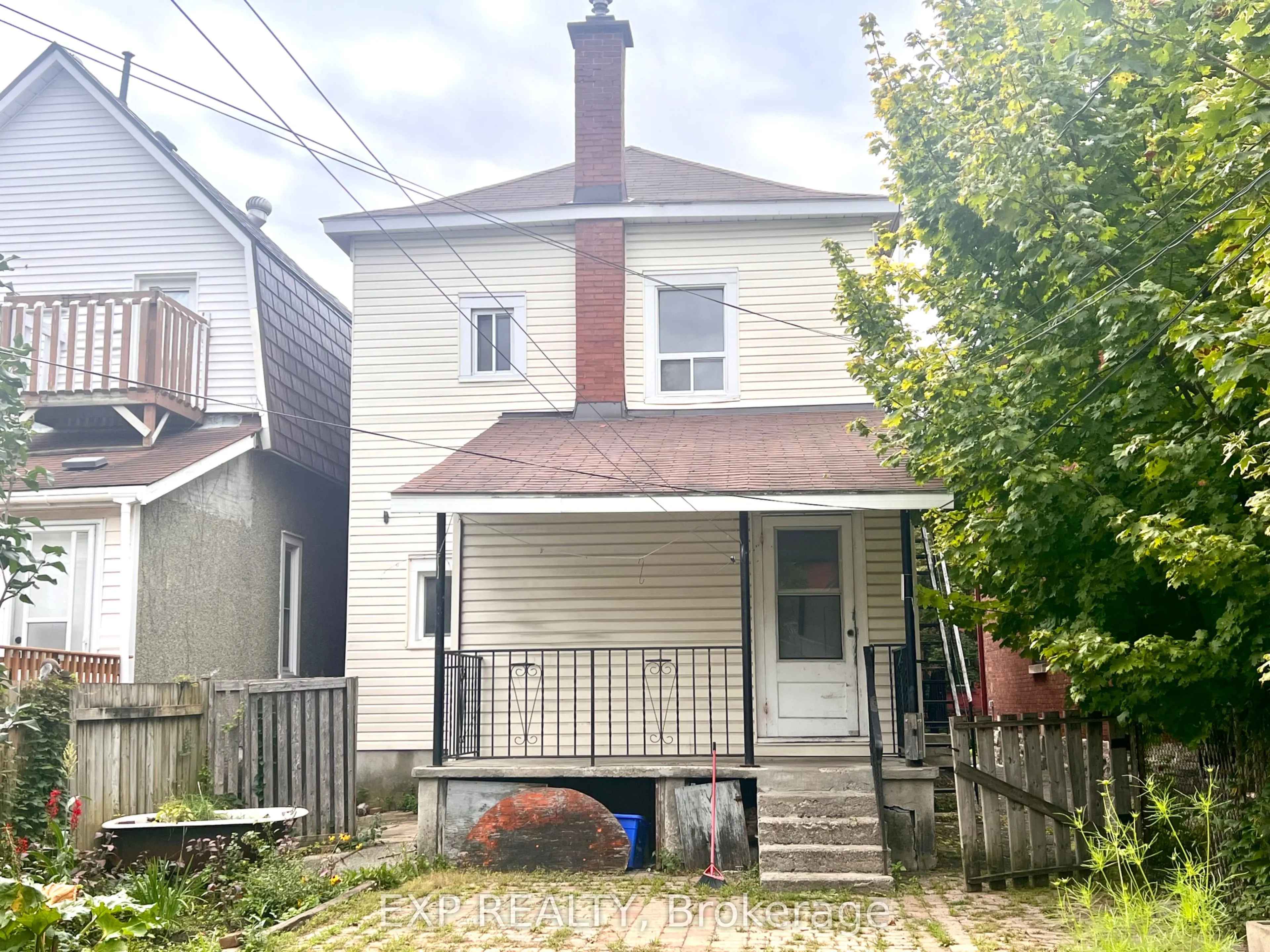 57 Spadina Avenue