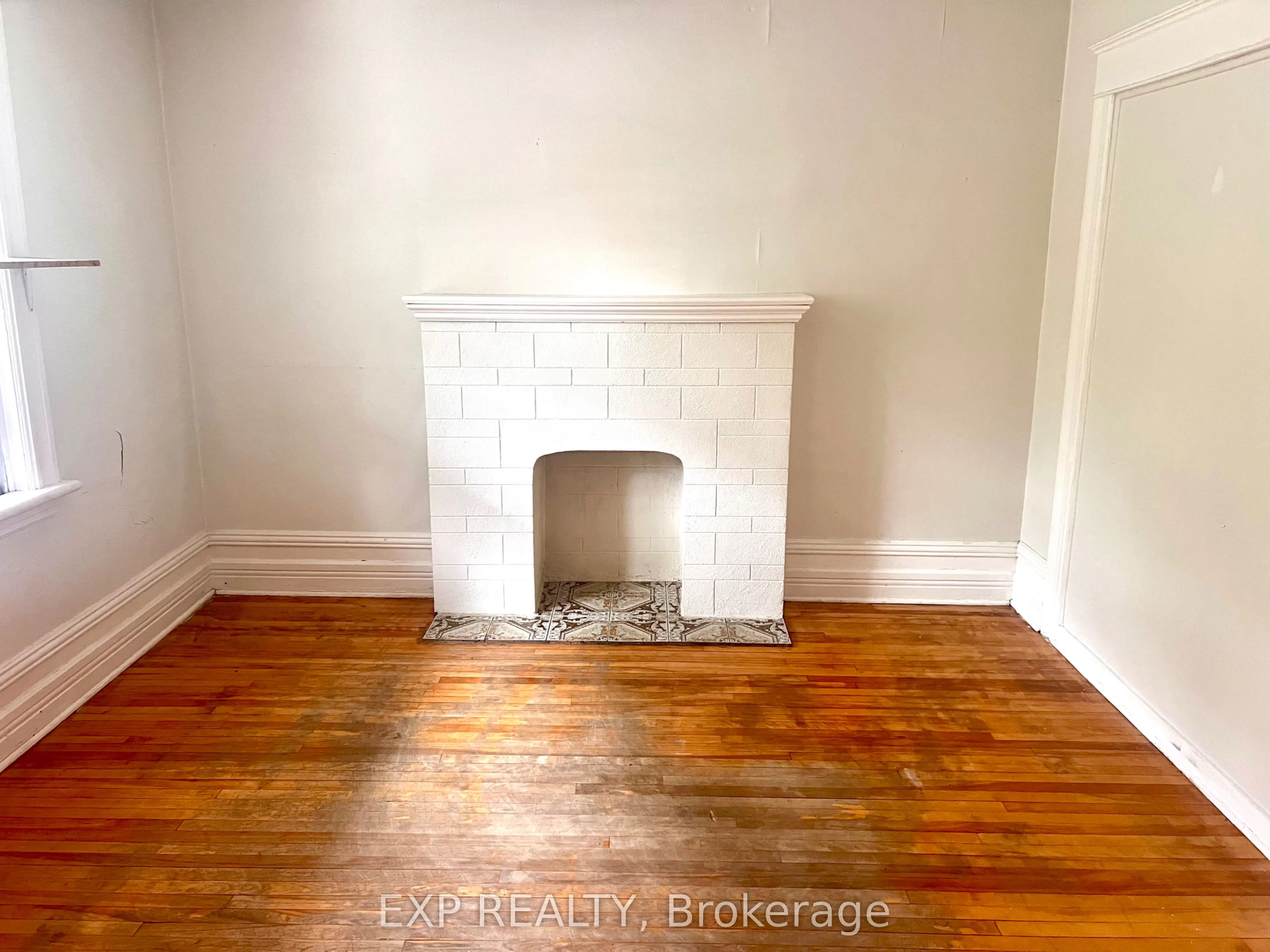 57 Spadina Avenue