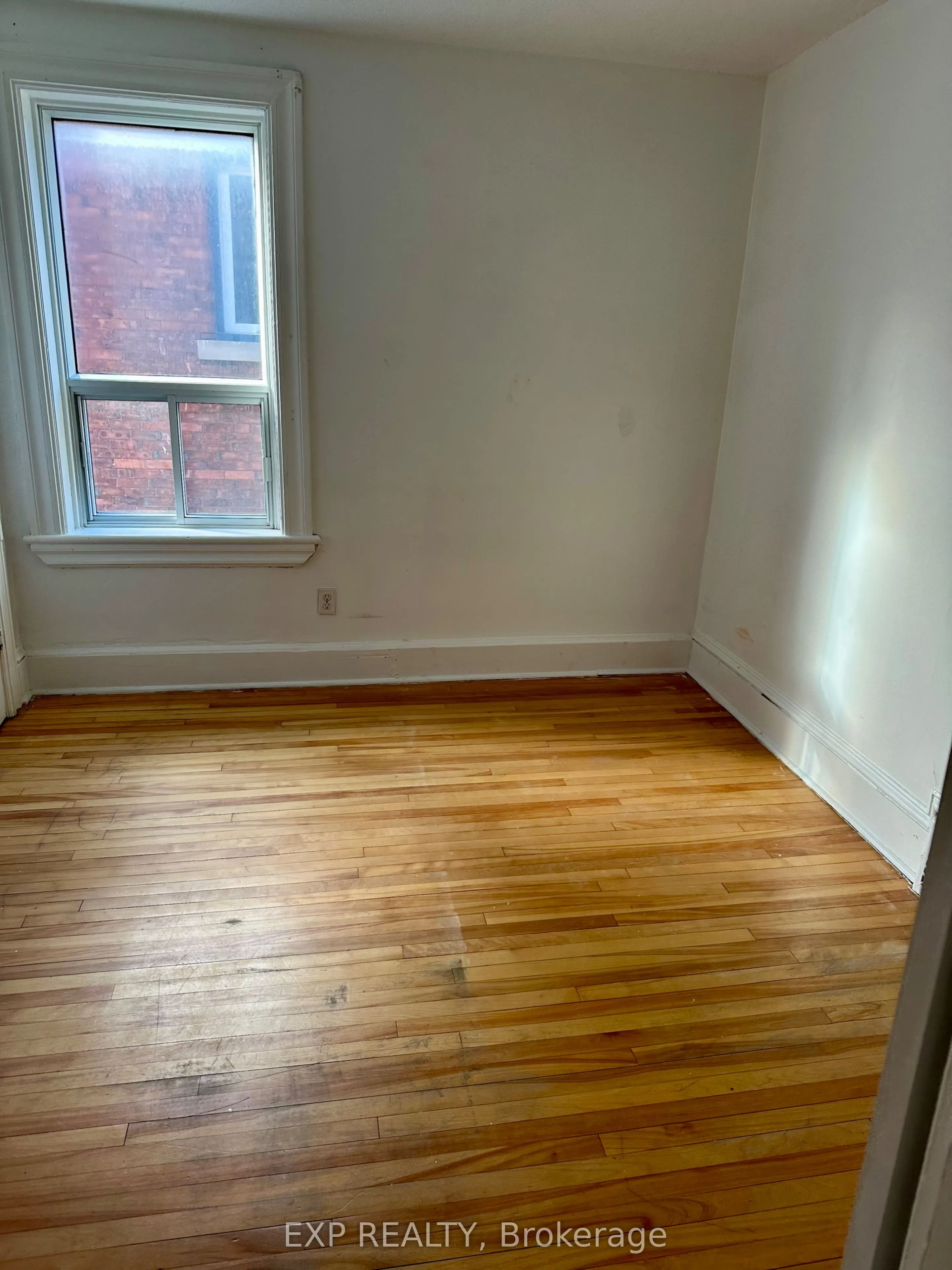 57 Spadina Avenue