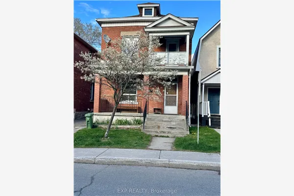 57 Spadina Avenue
