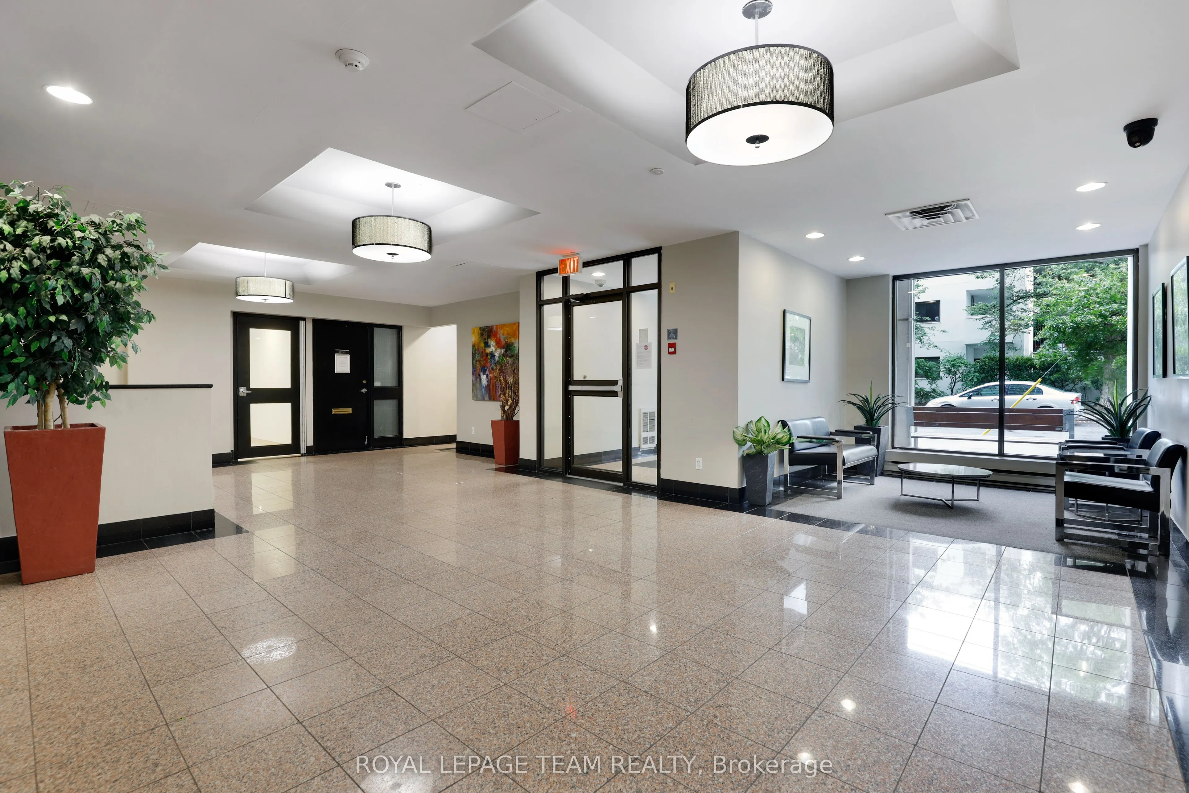 110 Forward Avenue #904