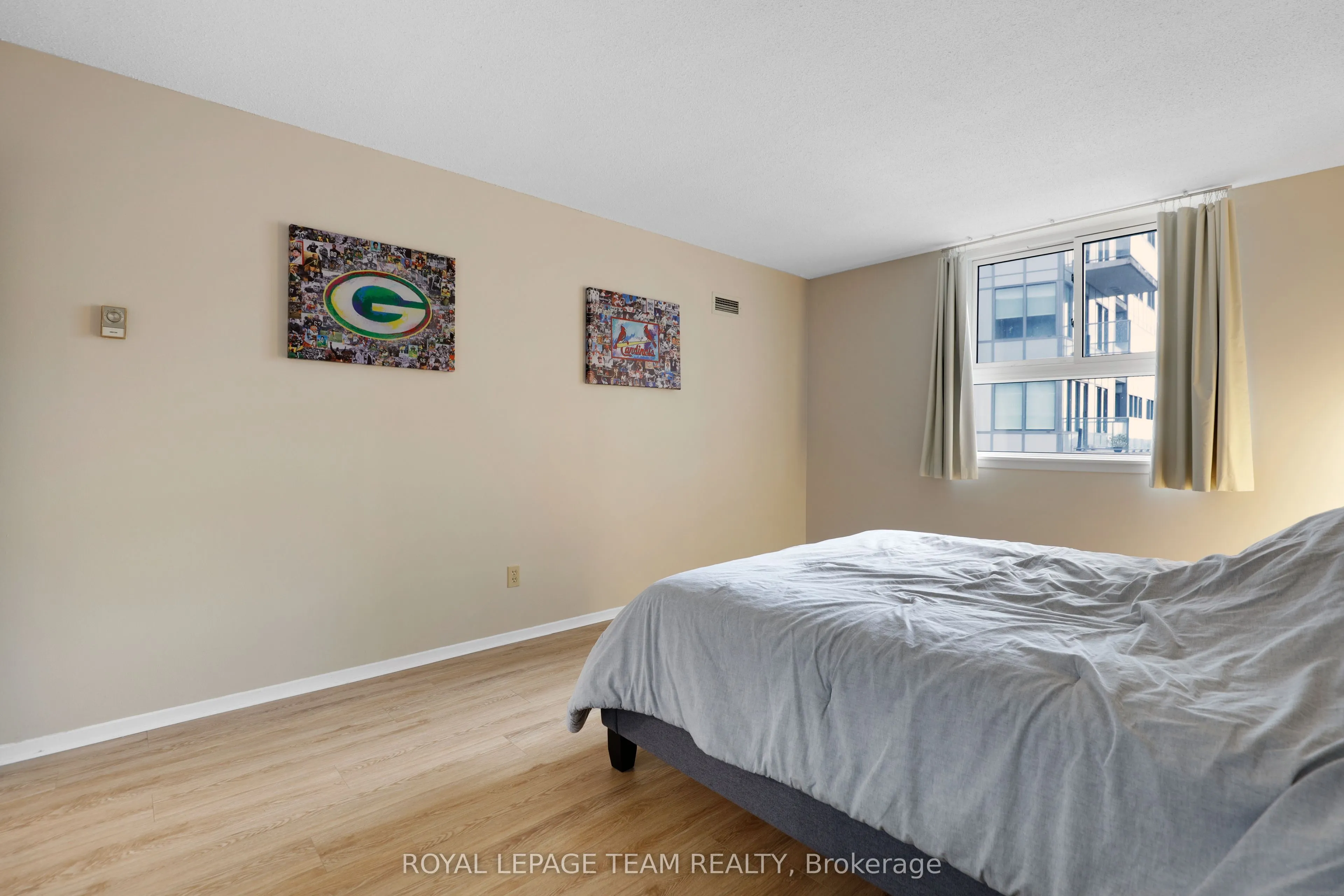 110 Forward Avenue #904