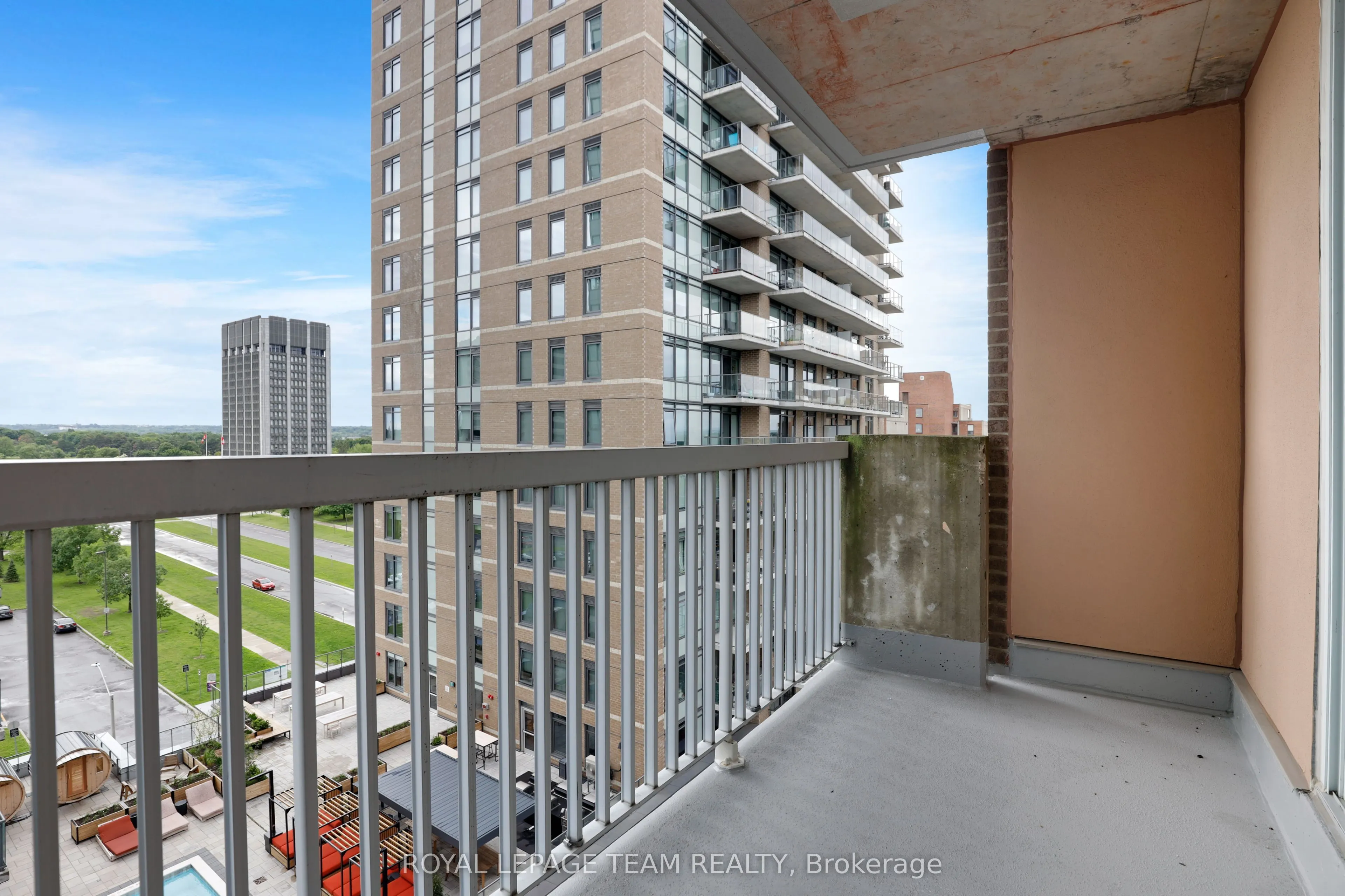 110 Forward Avenue #904