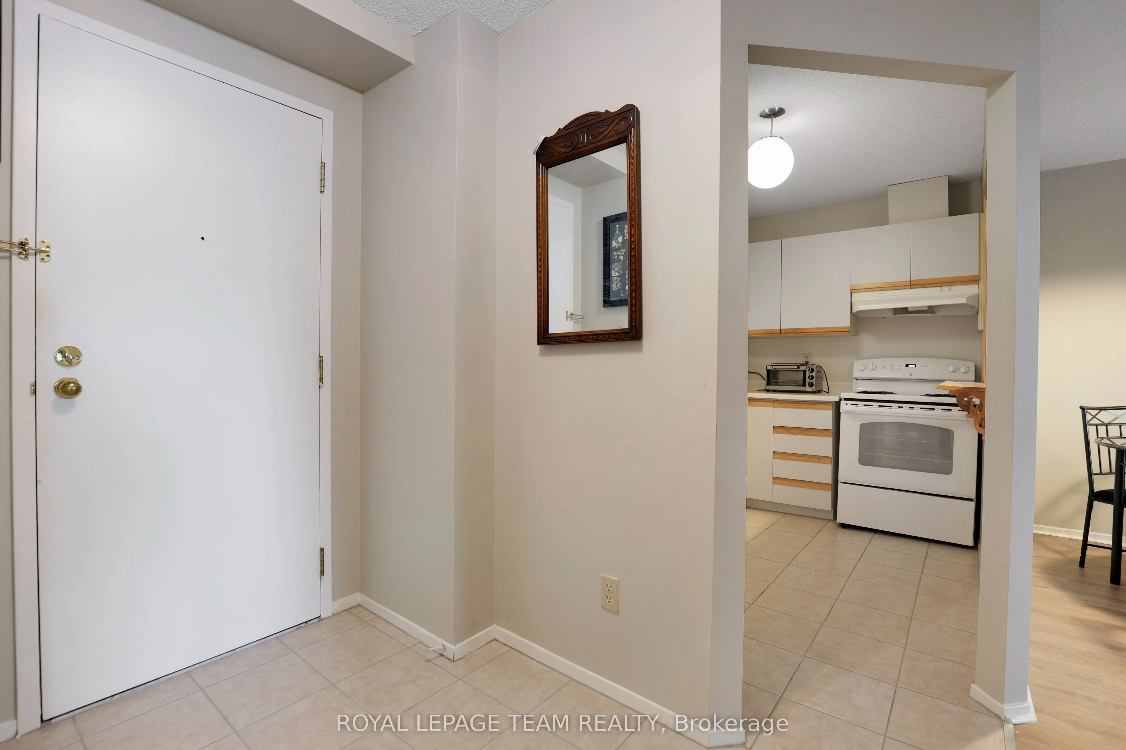 110 Forward Avenue #904