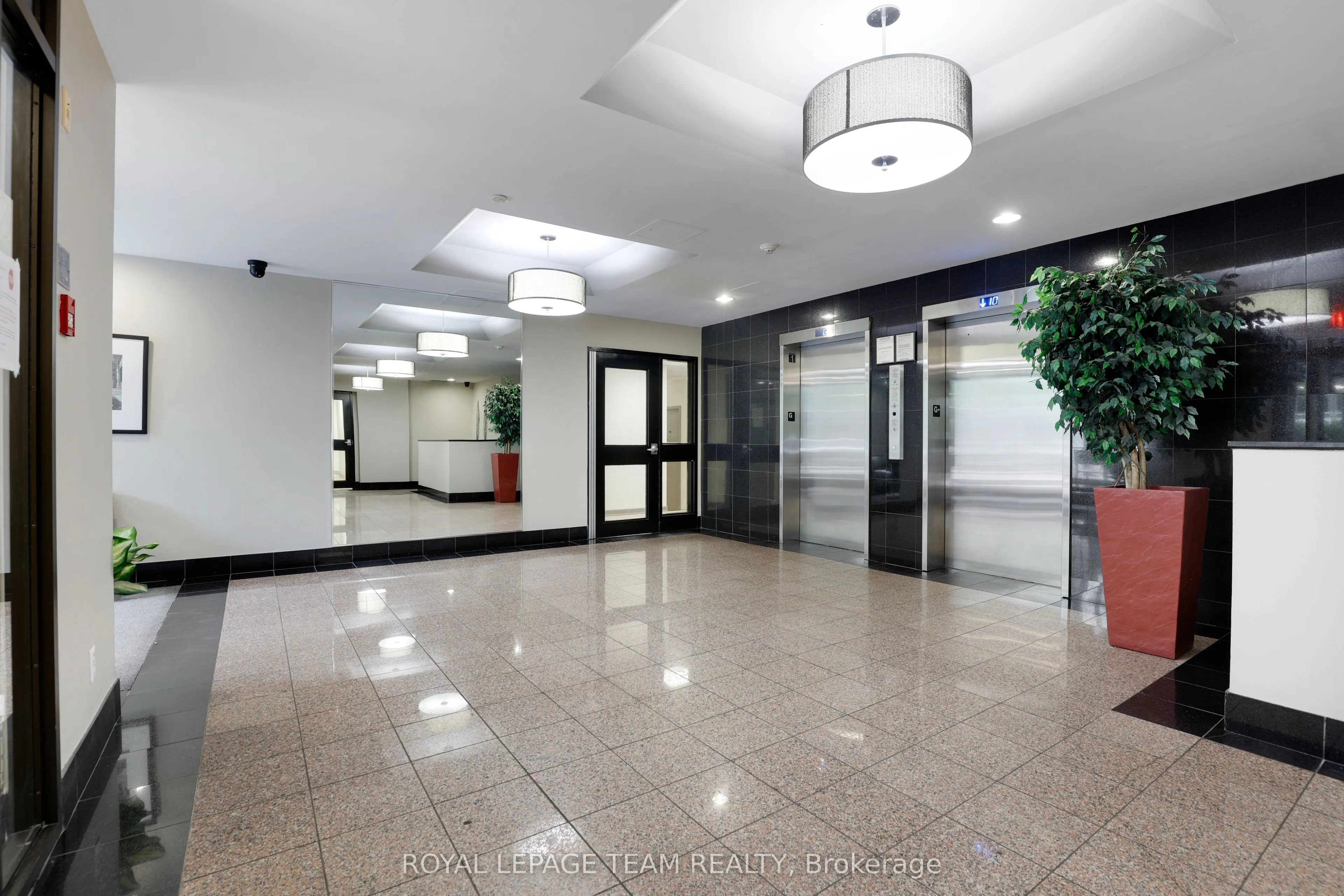 110 Forward Avenue #904