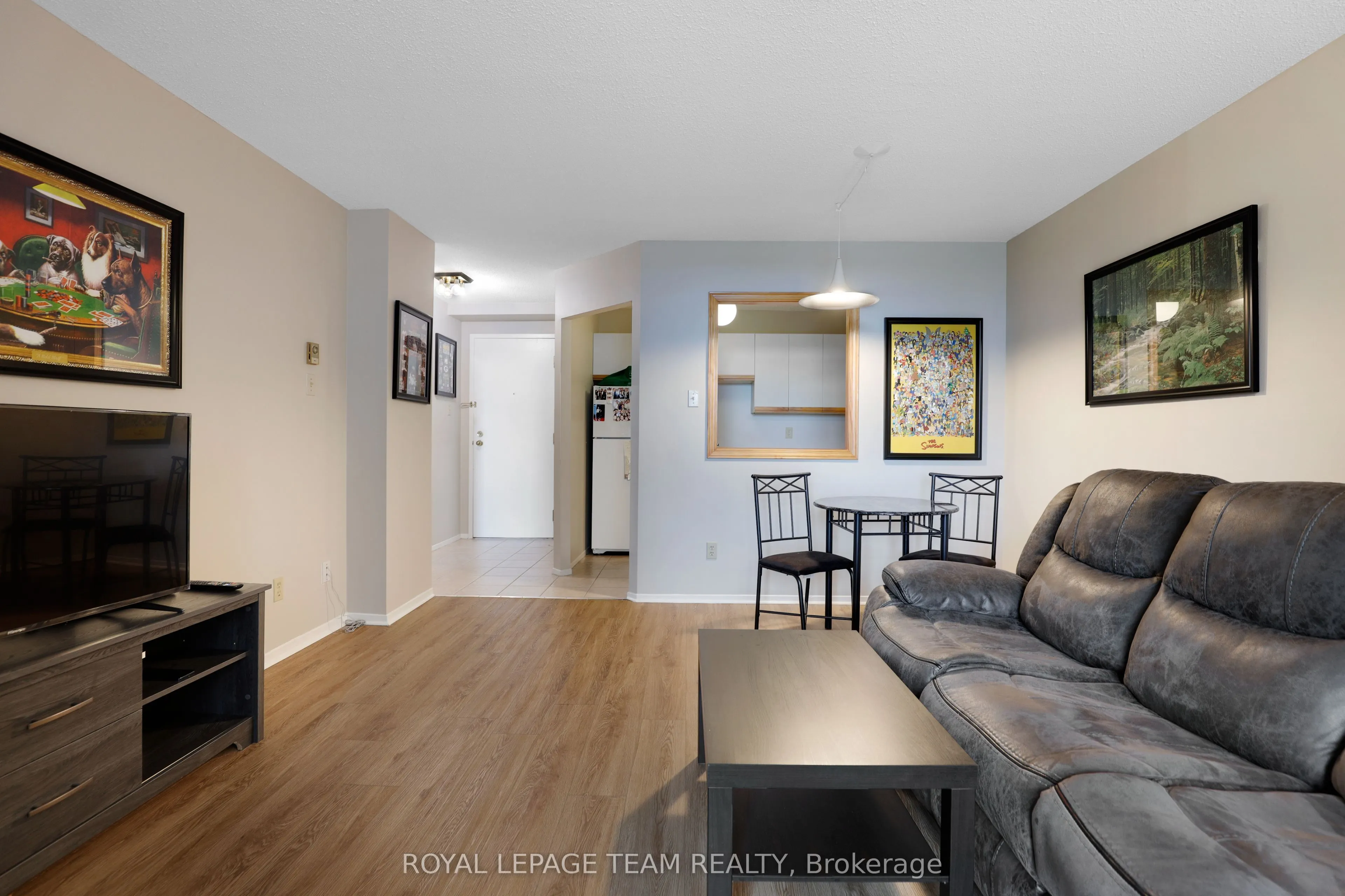 110 Forward Avenue #904