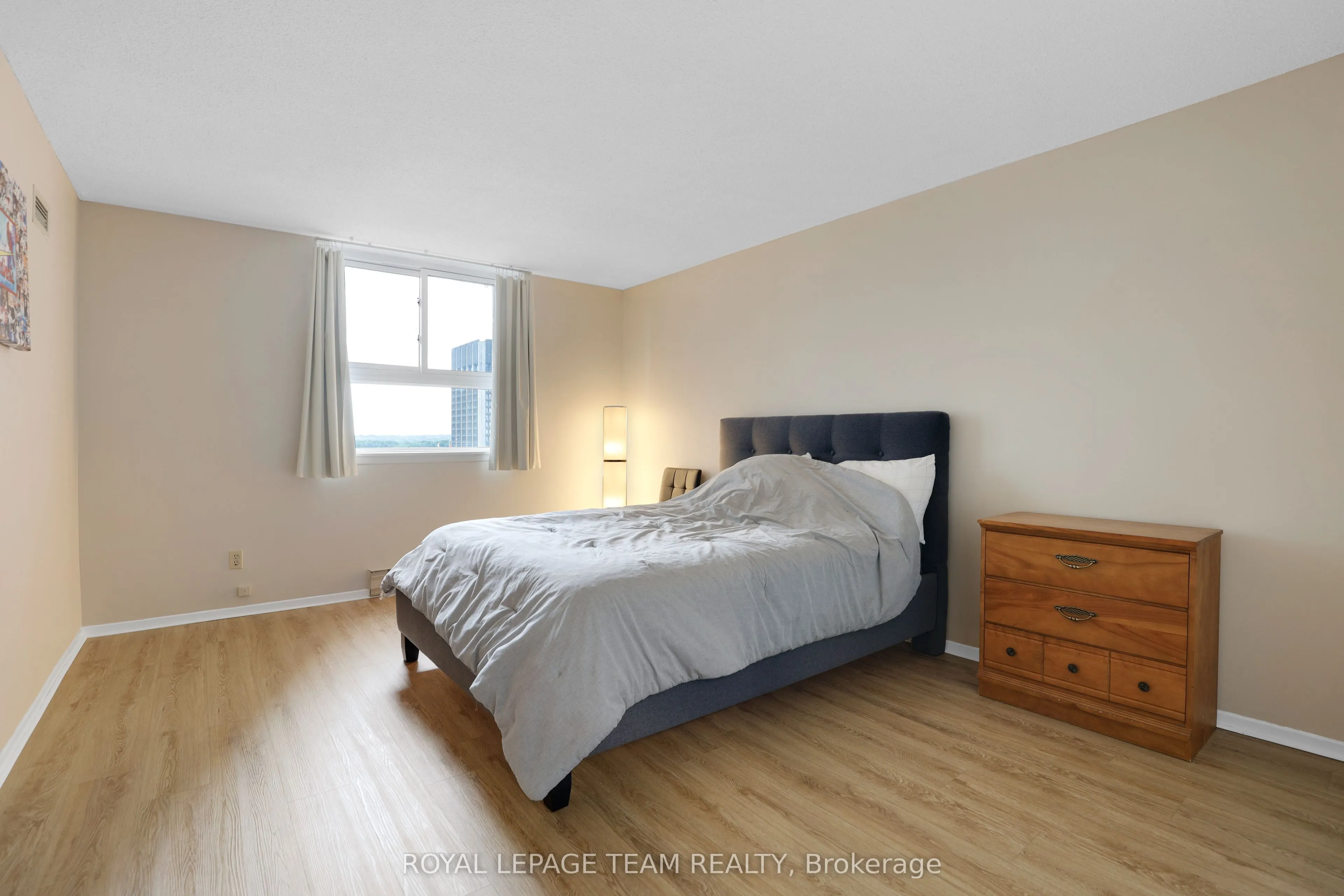110 Forward Avenue #904