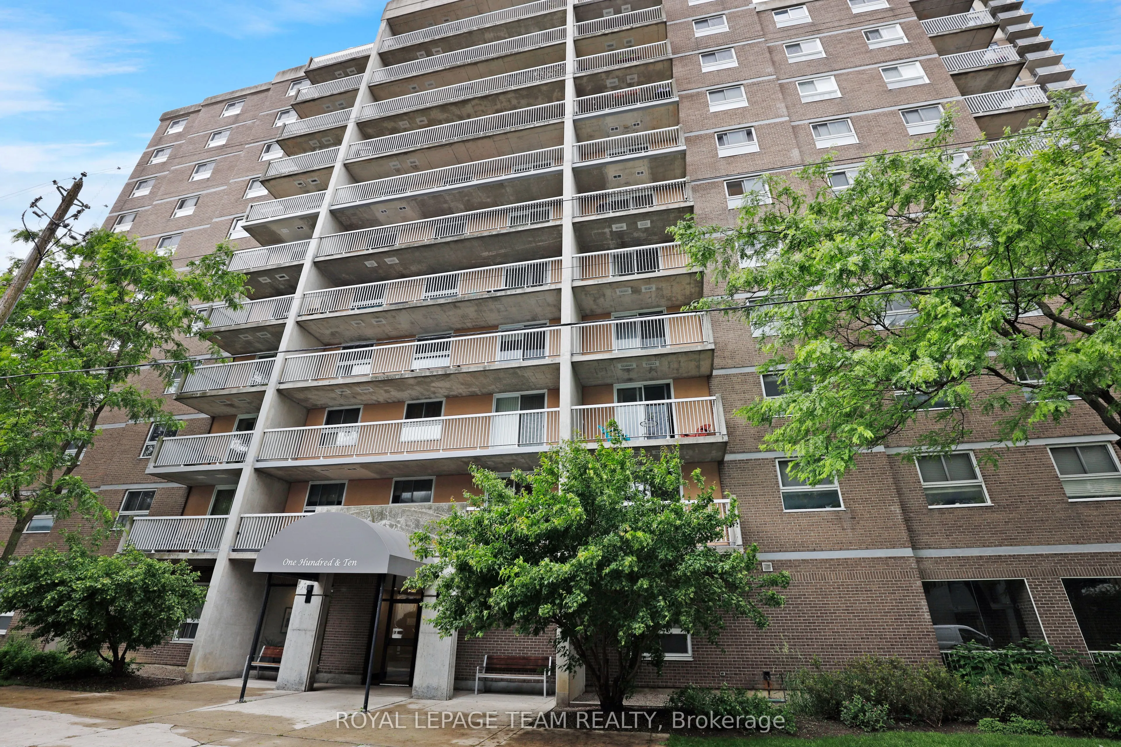 110 Forward Avenue #904