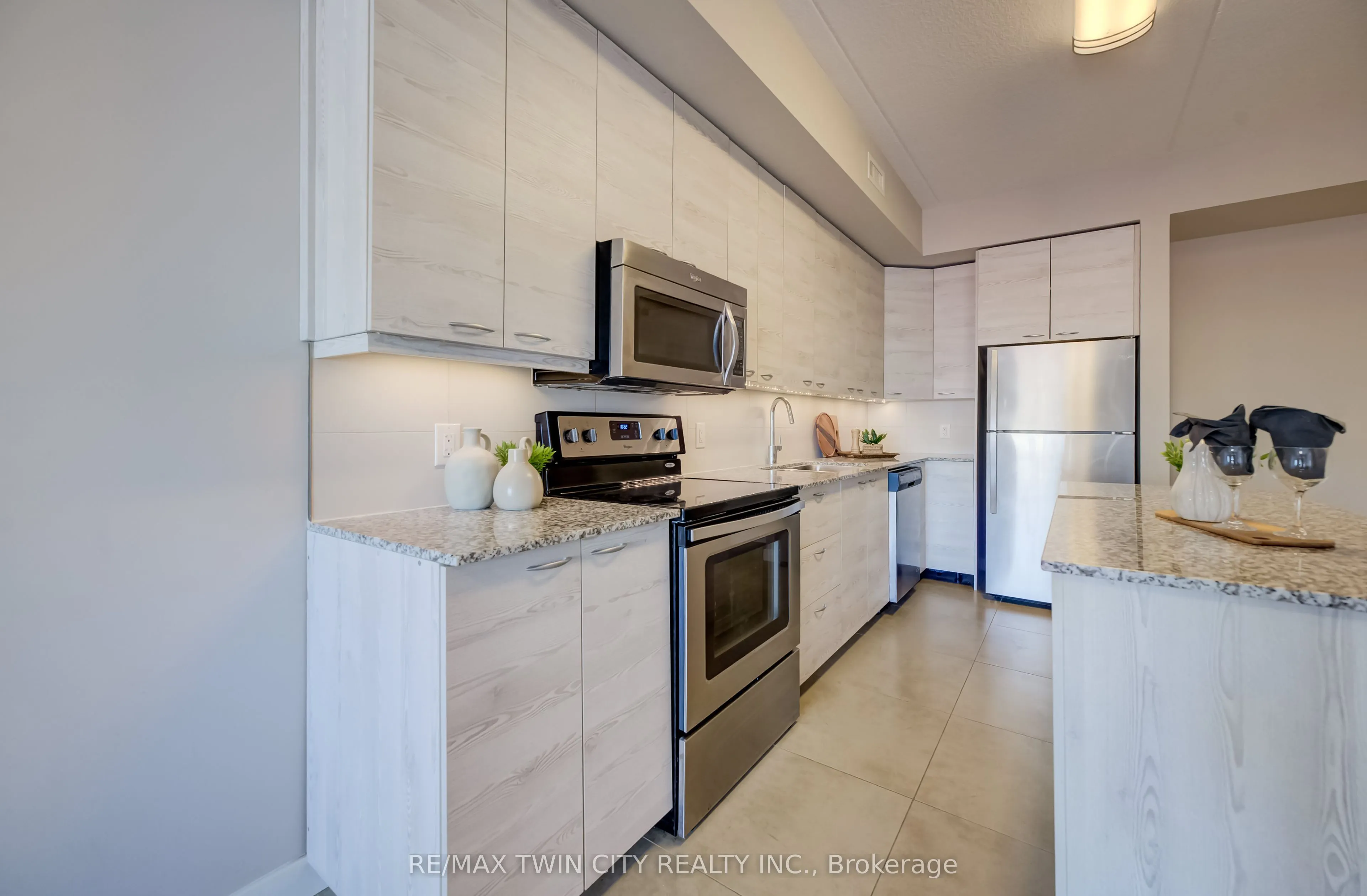 280 Lester Street #708