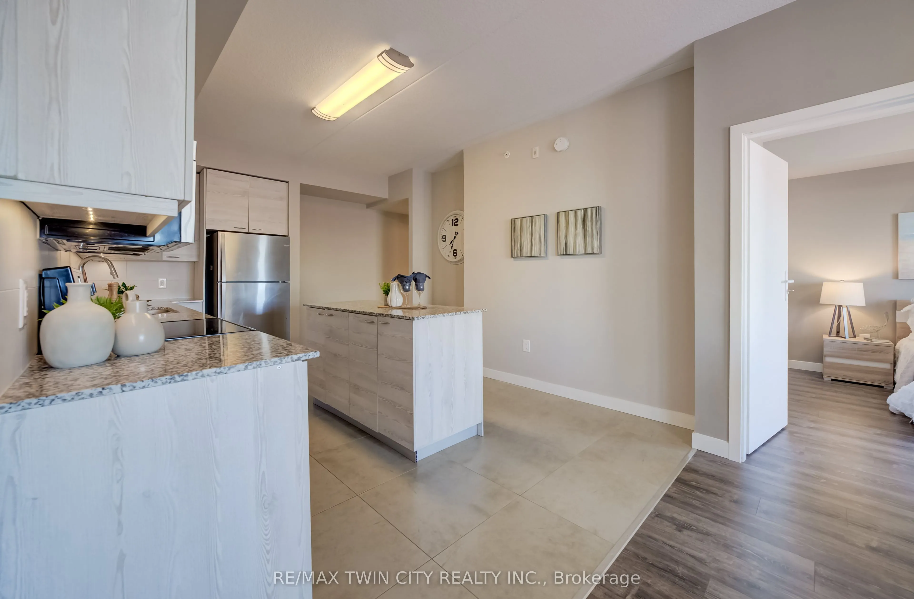 280 Lester Street #708