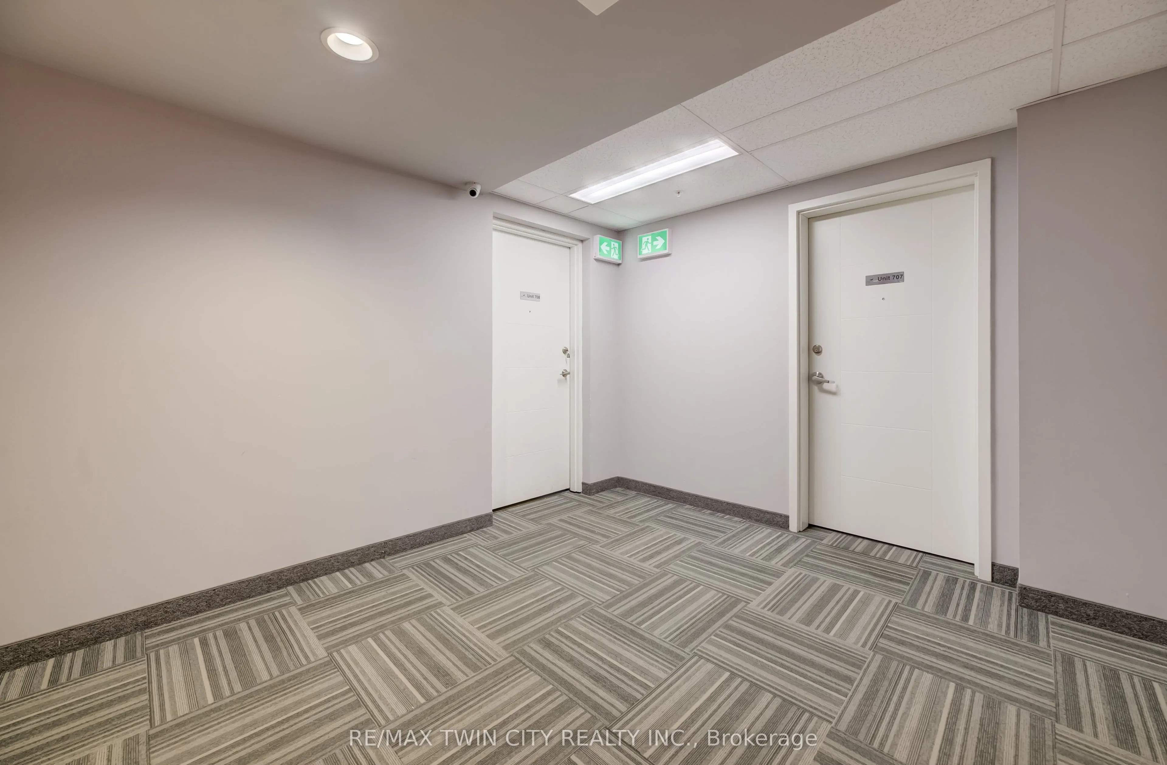 280 Lester Street #708