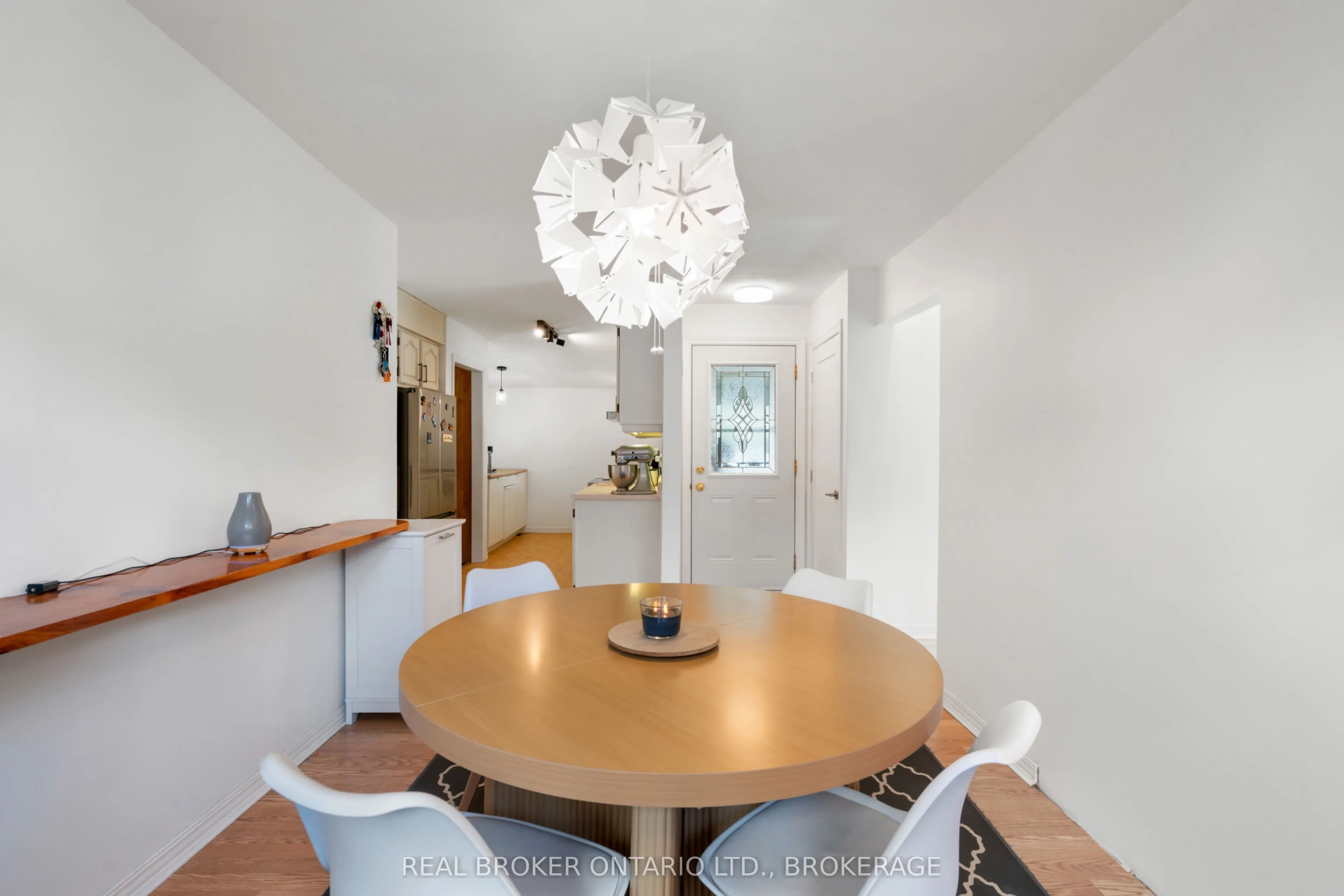 121 St. George Street W
