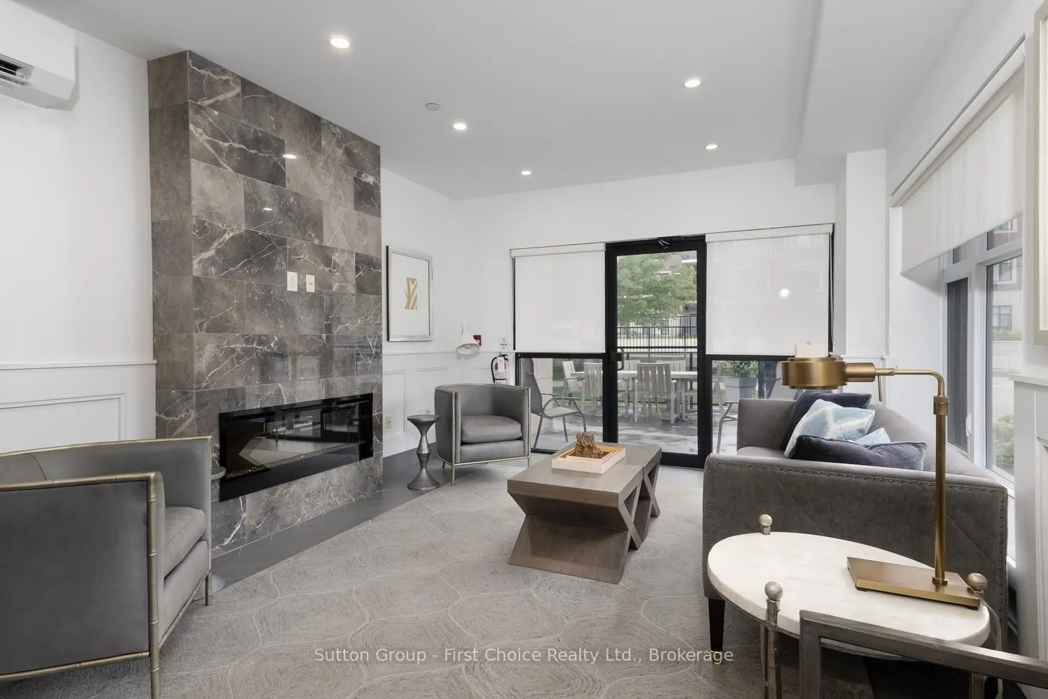 255 JOHN Street N #412