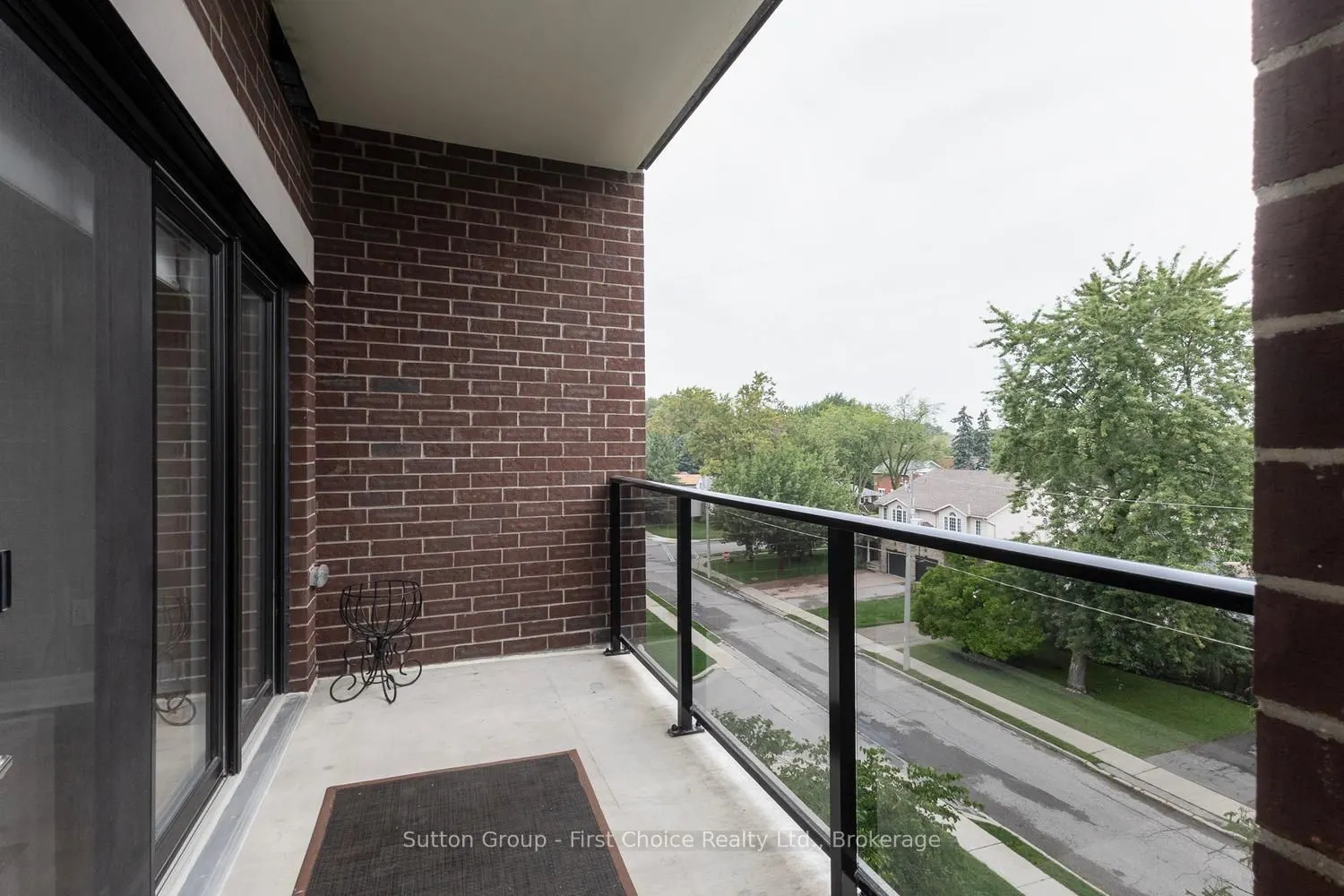 255 JOHN Street N #412