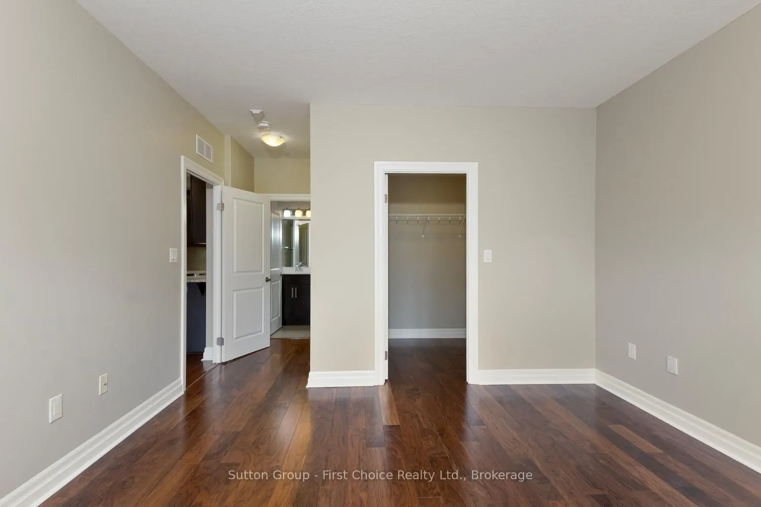 255 JOHN Street N #412