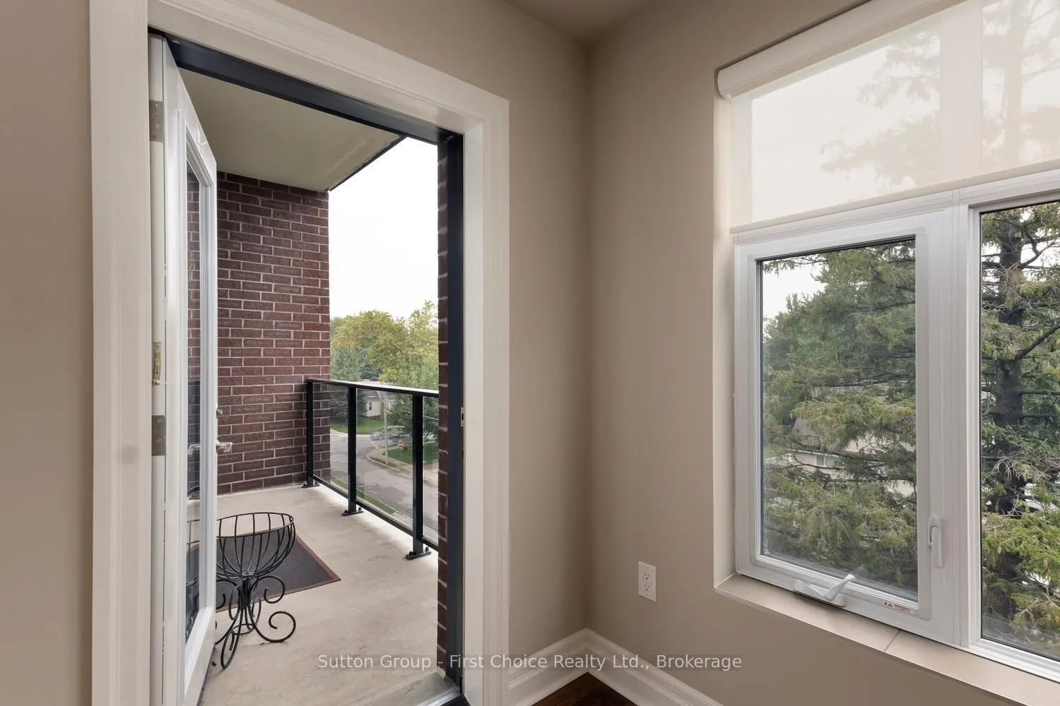 255 JOHN Street N #412