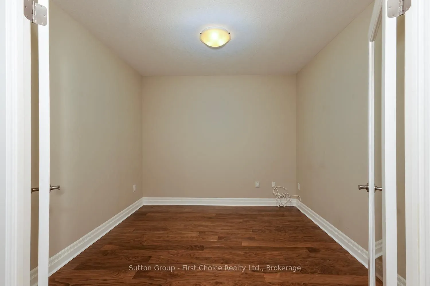 255 JOHN Street N #412
