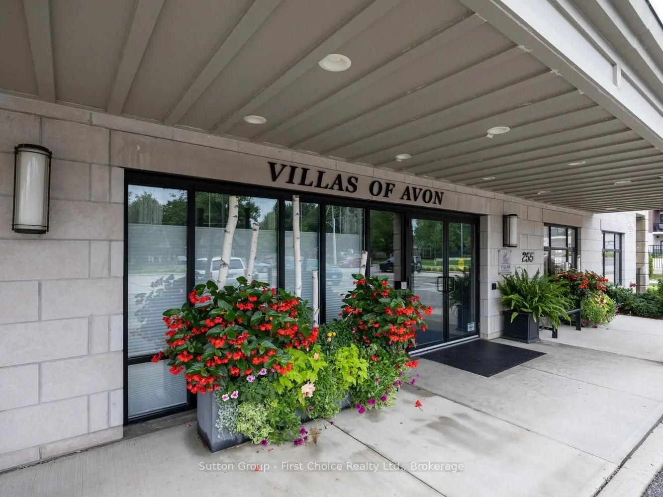 255 JOHN Street N #412