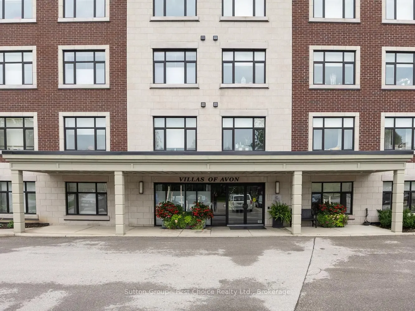 255 JOHN Street N #412
