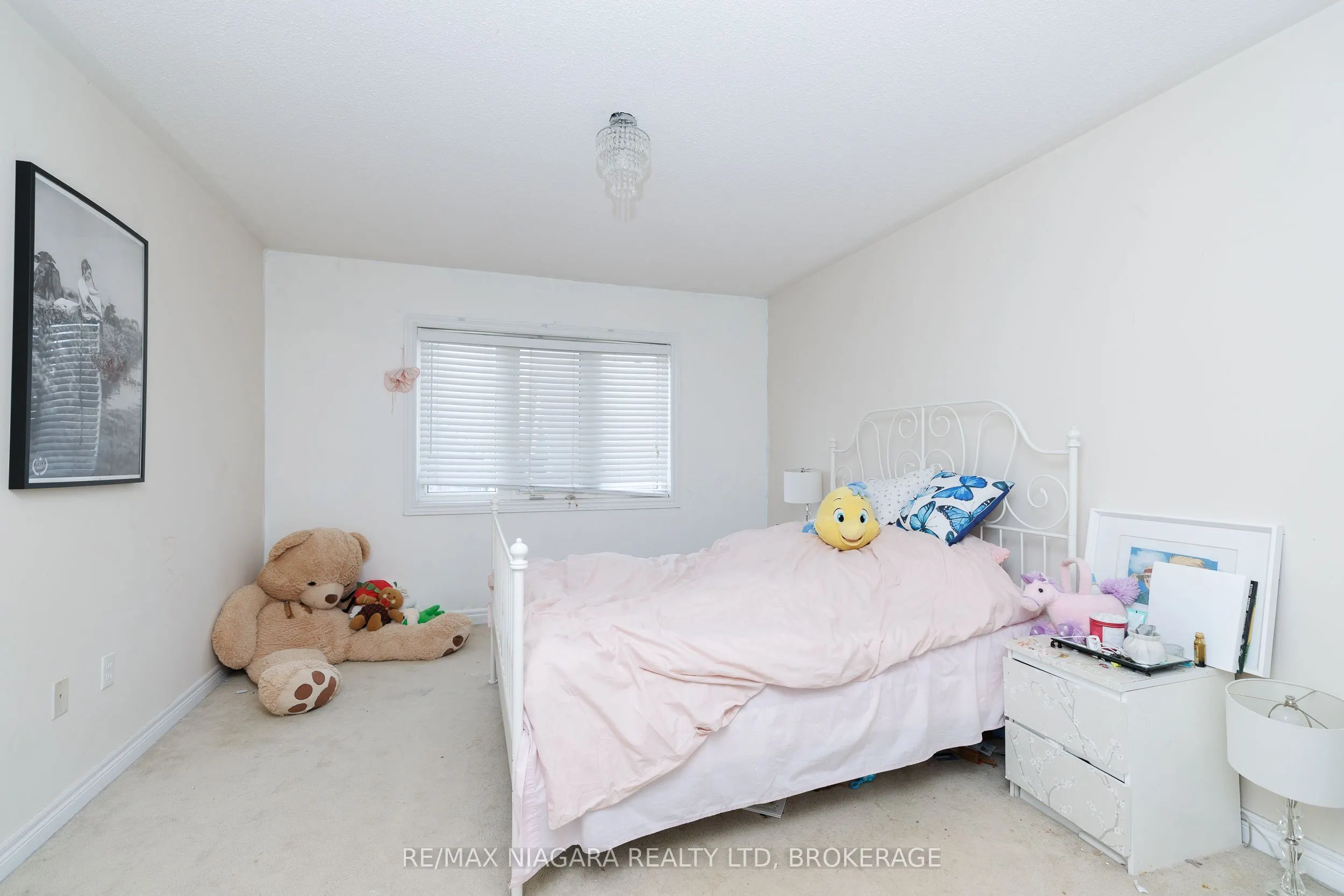 33 COLONEL LYALL Street