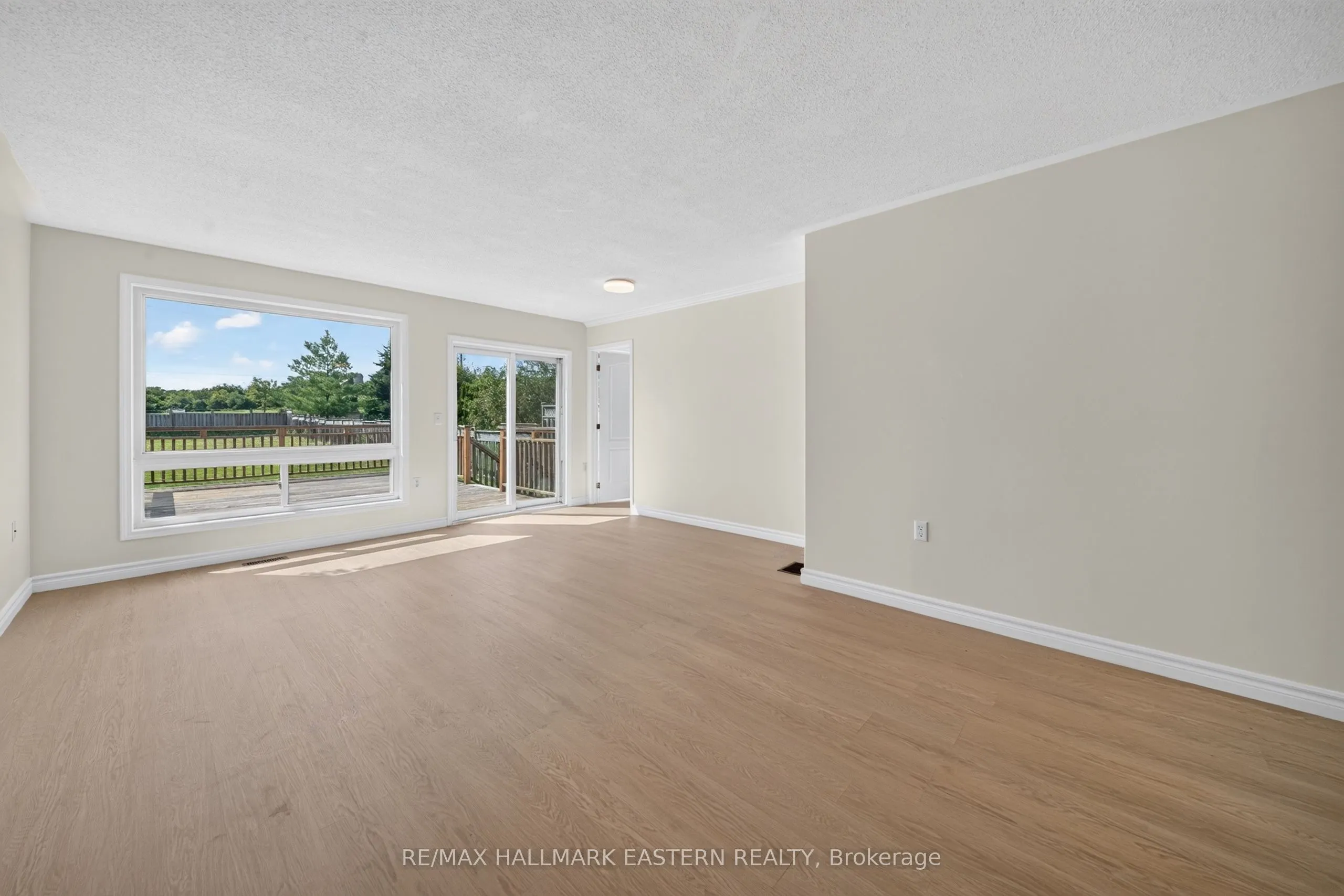 656 CLANCY Crescent