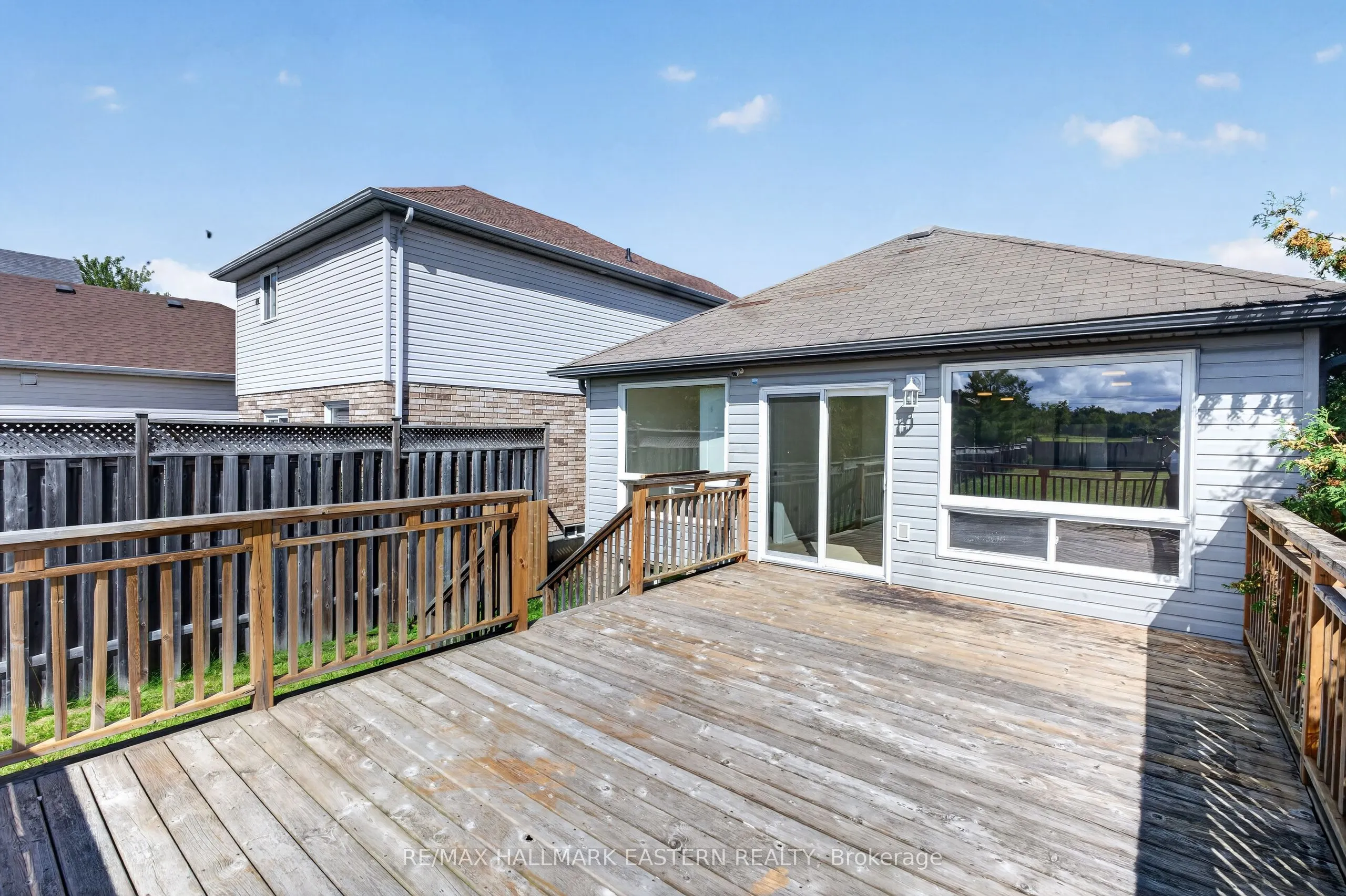 656 CLANCY Crescent