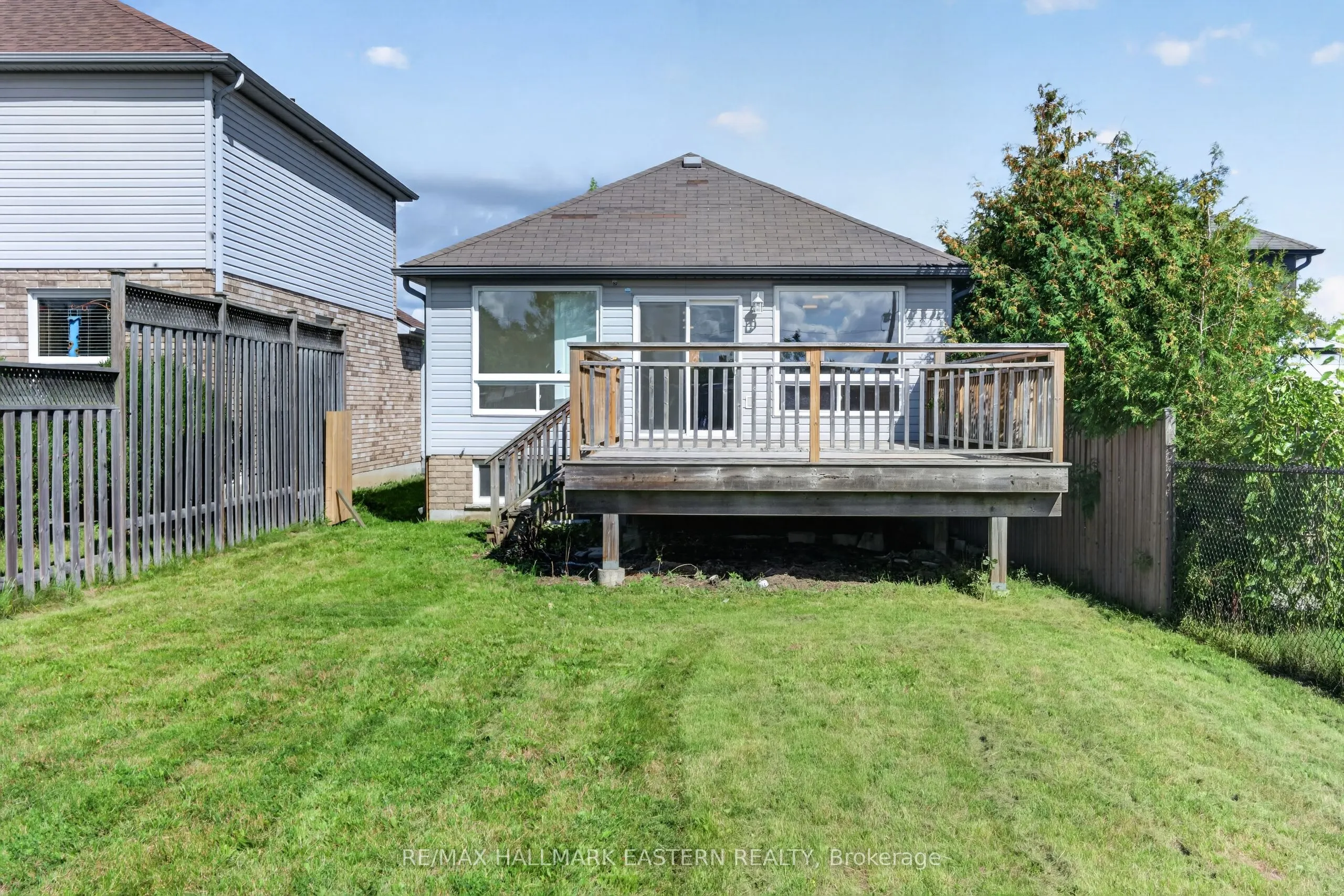 656 CLANCY Crescent