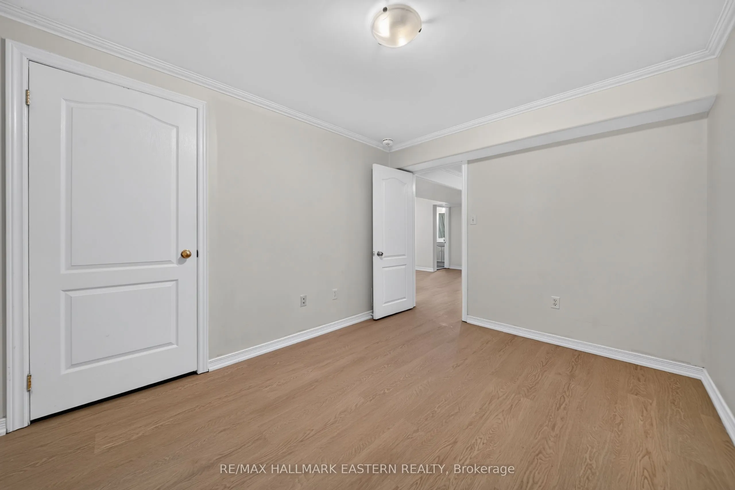 656 CLANCY Crescent