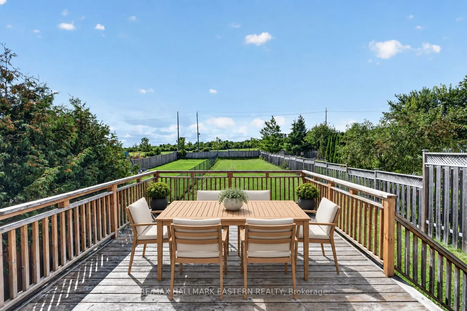 656 CLANCY Crescent