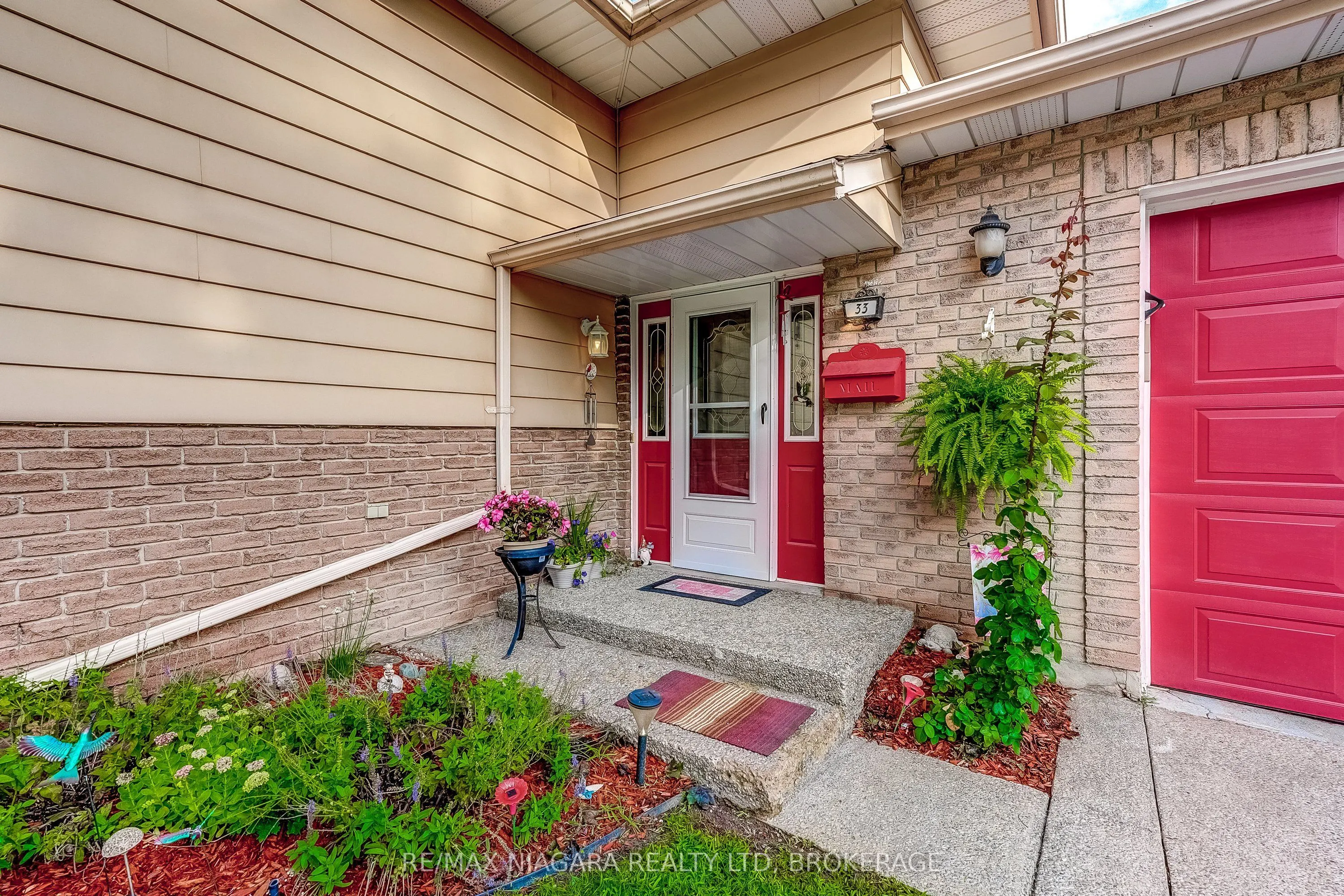 33 Hurricane Road