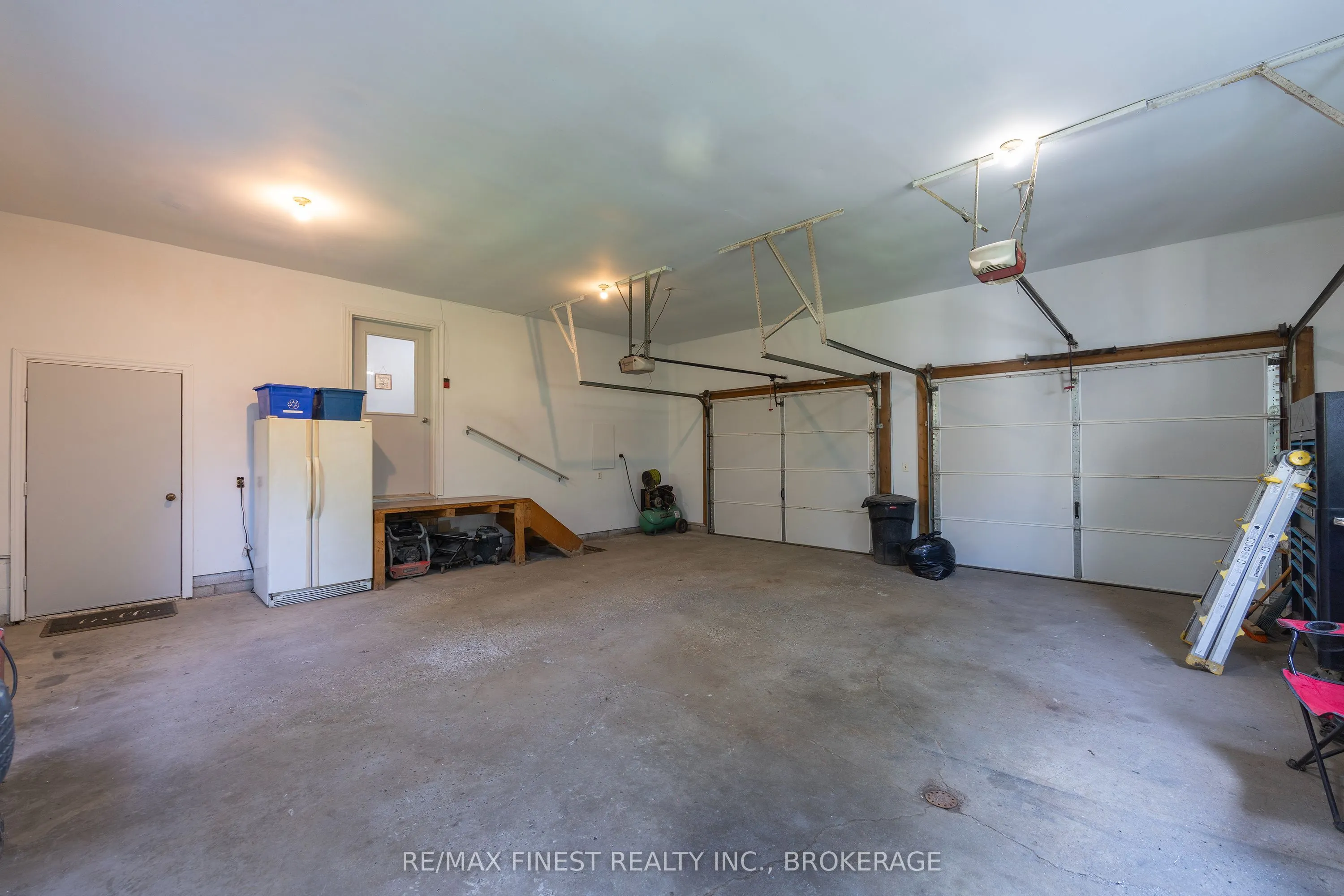 995 Bridge Street W