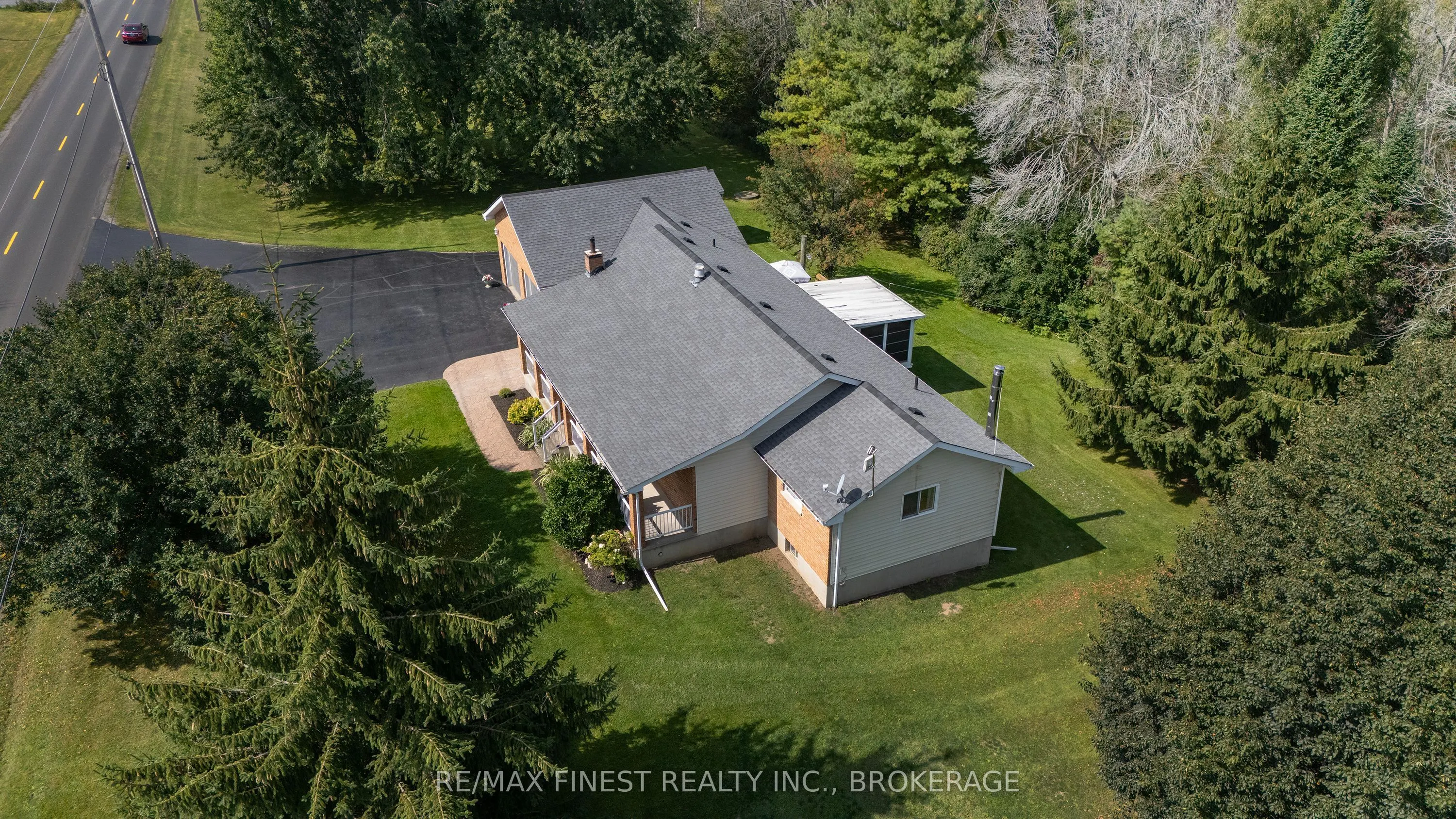 995 Bridge Street W