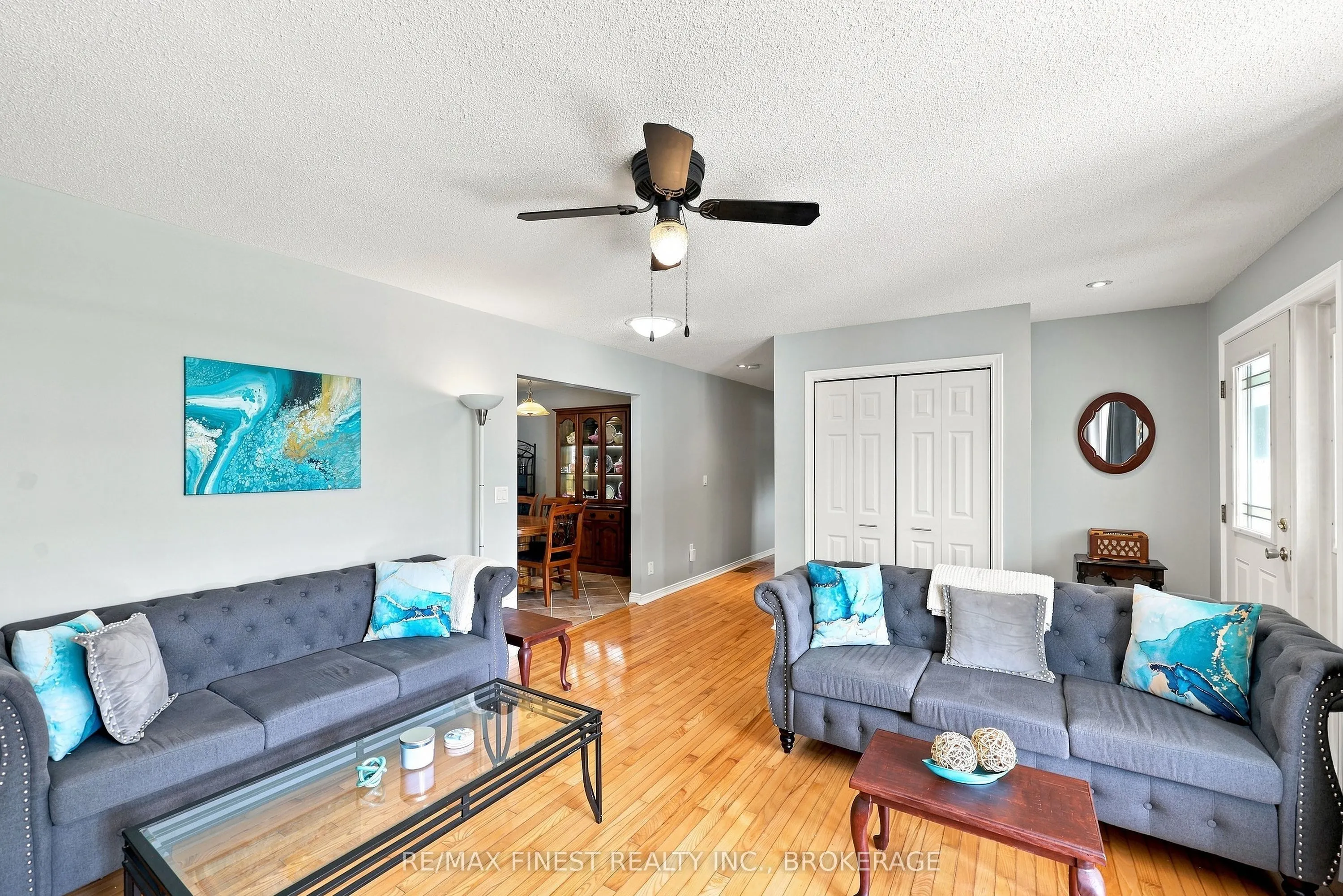 995 Bridge Street W