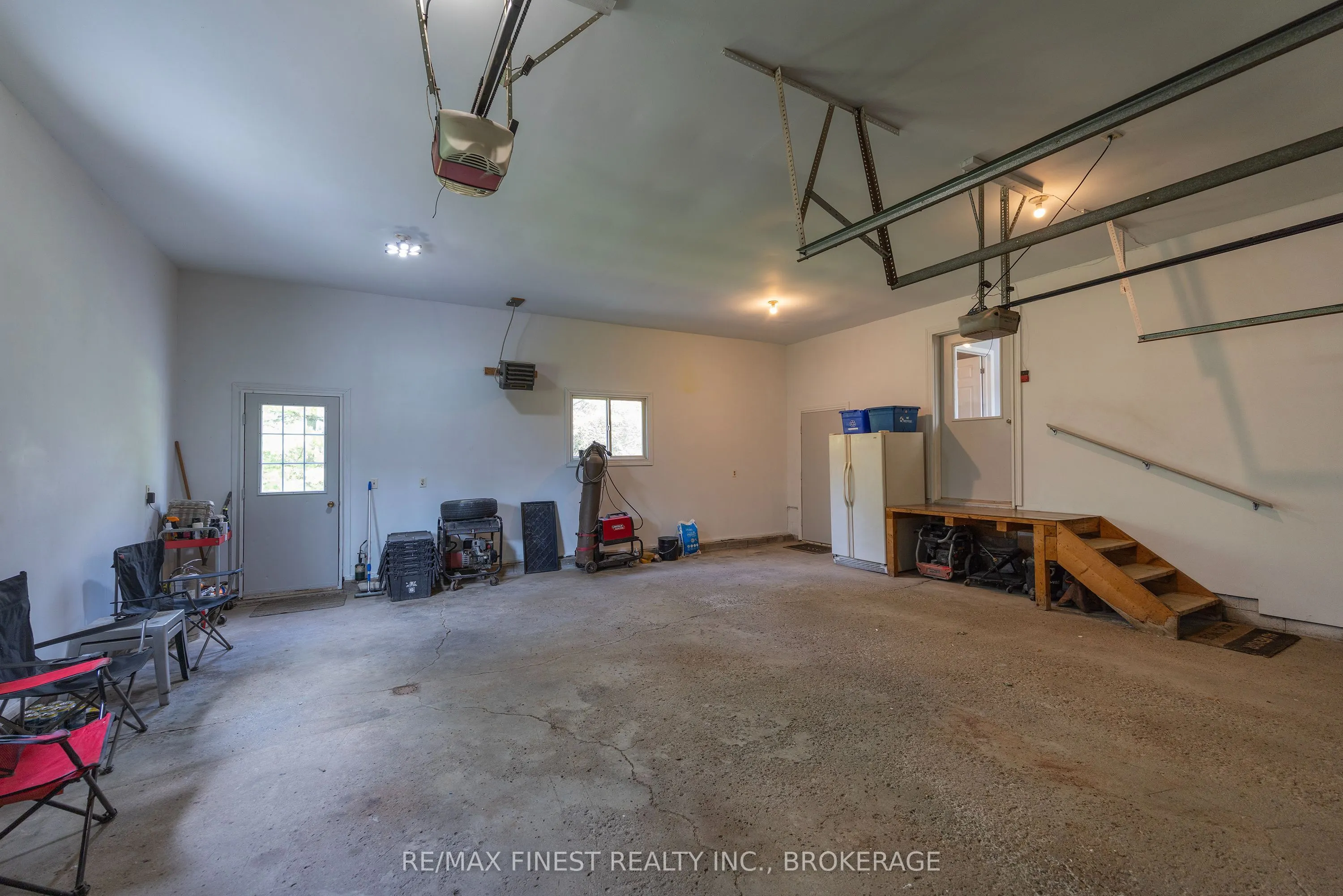 995 Bridge Street W