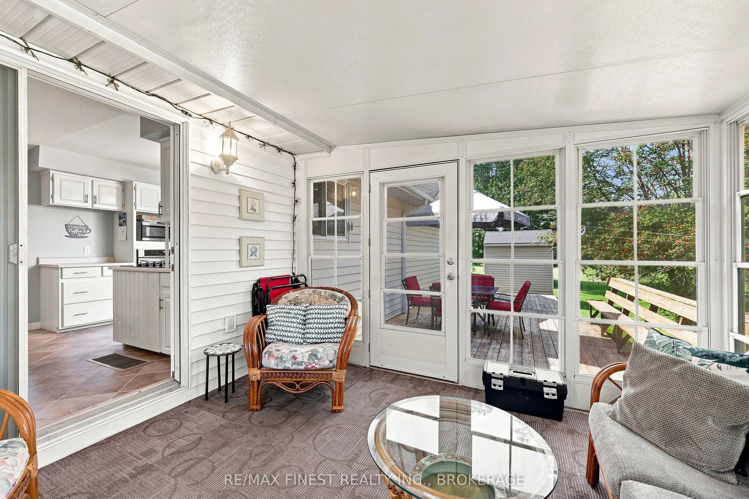 995 Bridge Street W