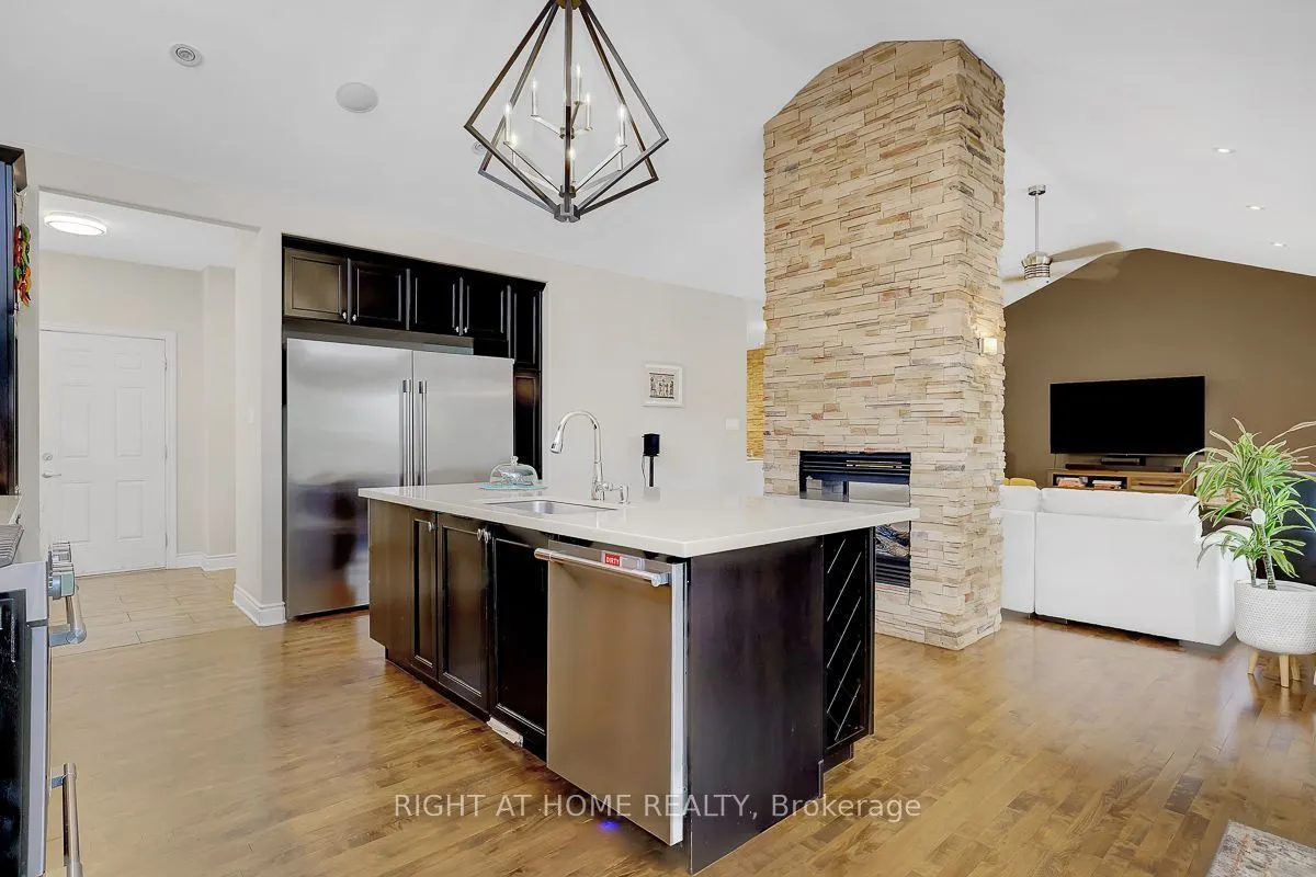 514 Landswood Way
