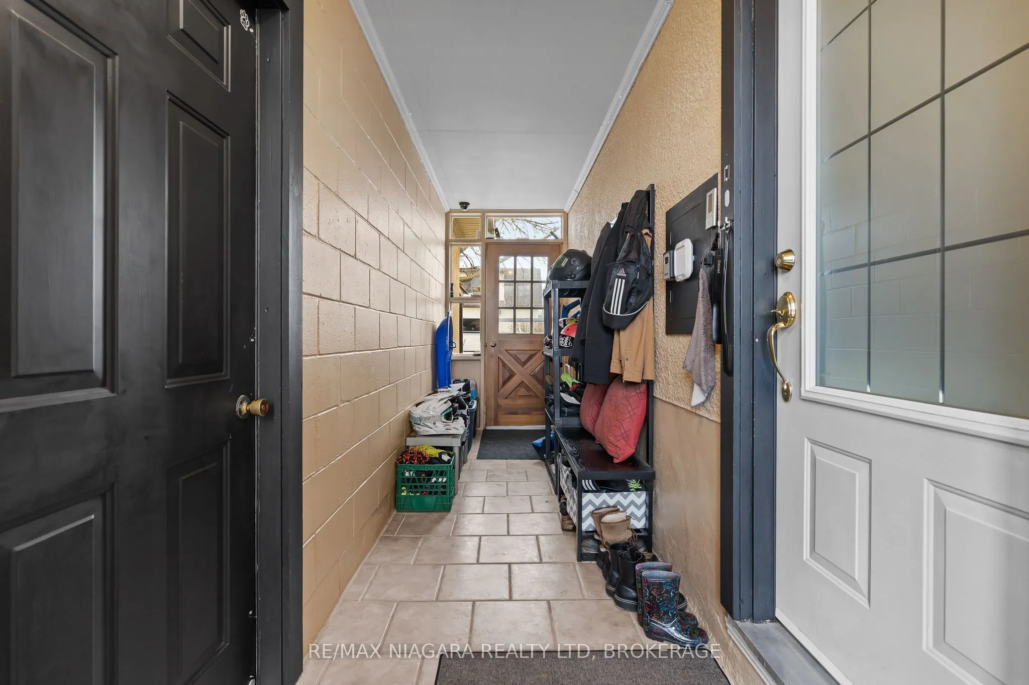 506 Main Street W