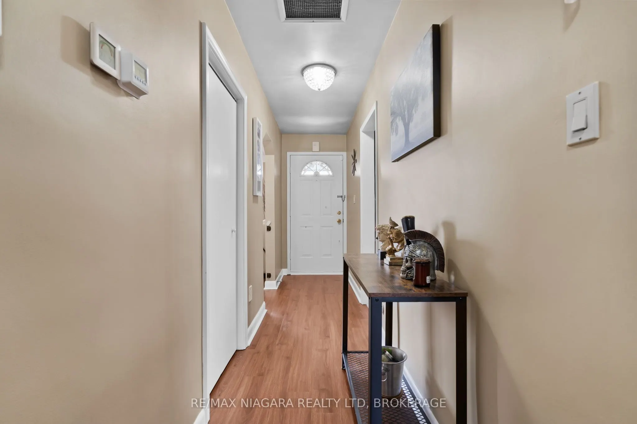 506 Main Street W