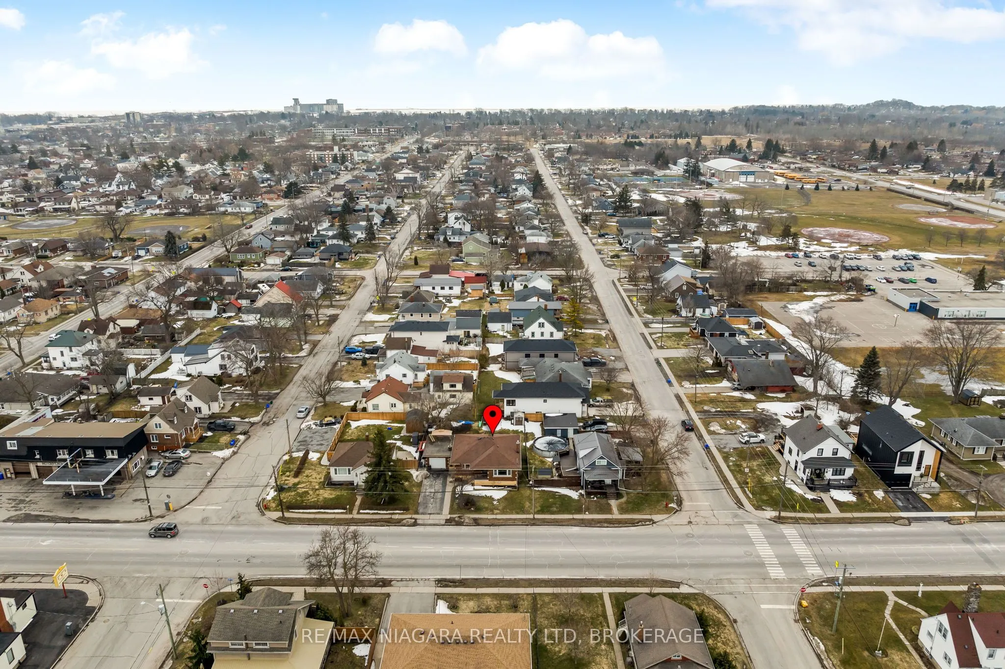 506 Main Street W