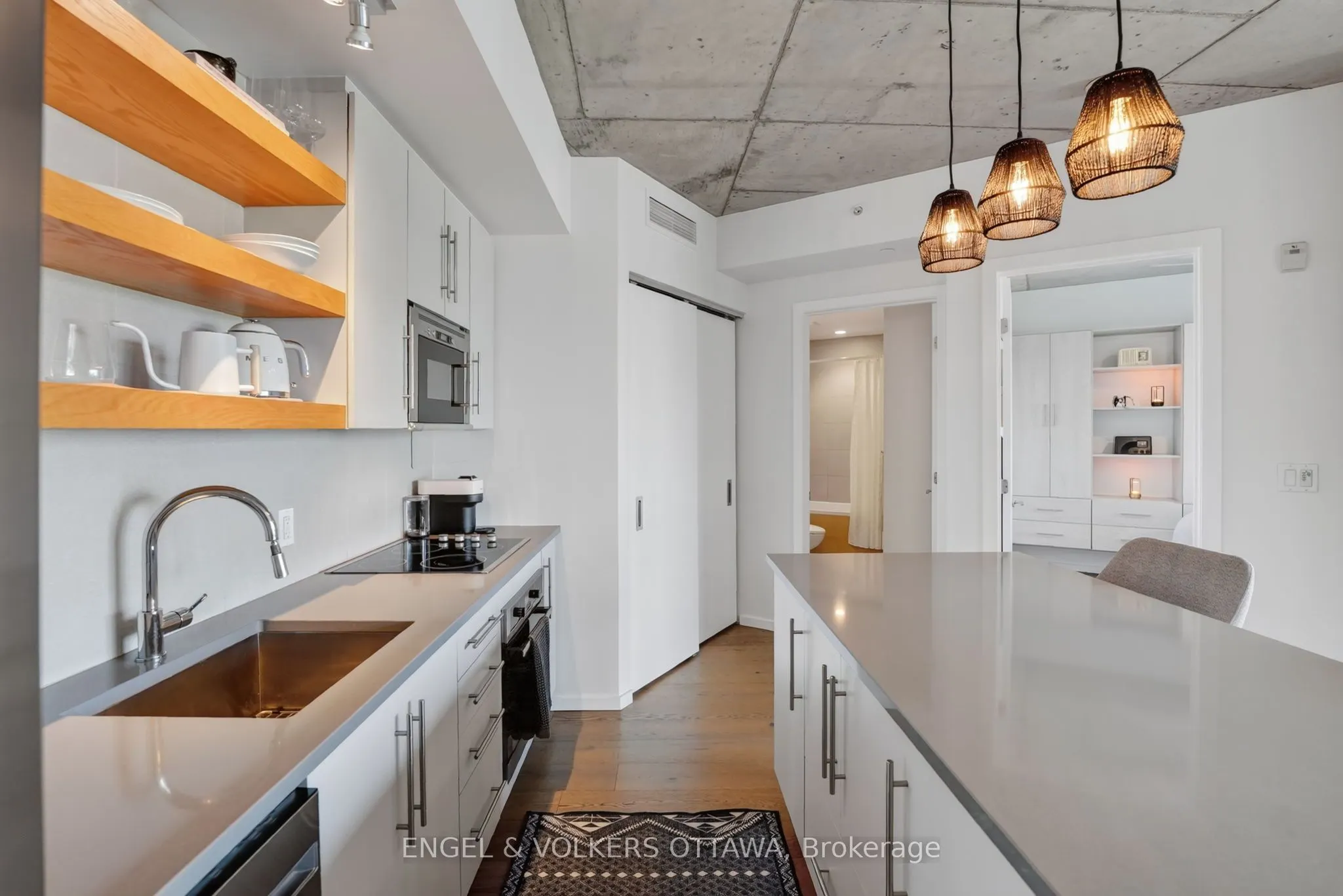 1000 Wellington Street W #403