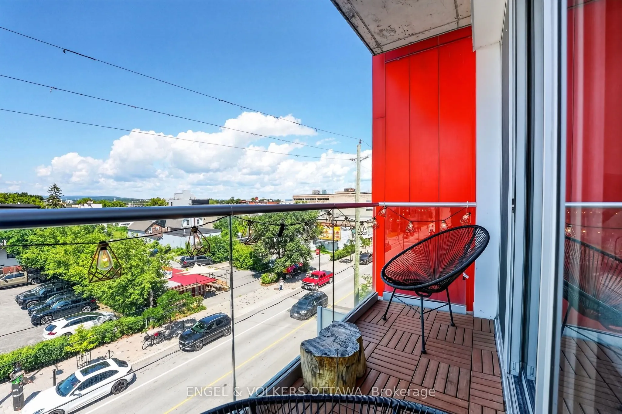 1000 Wellington Street W #403