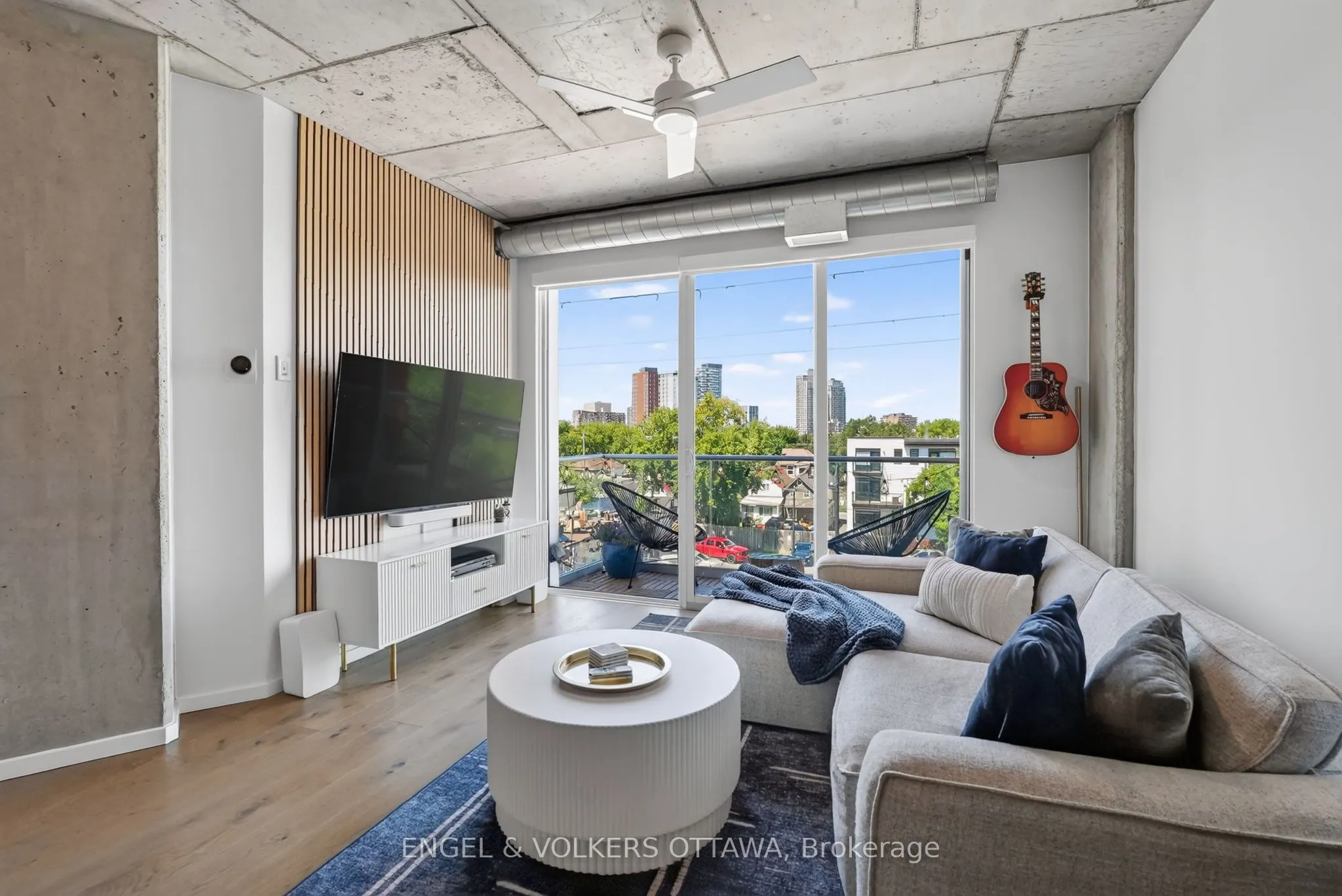 1000 Wellington Street W #403
