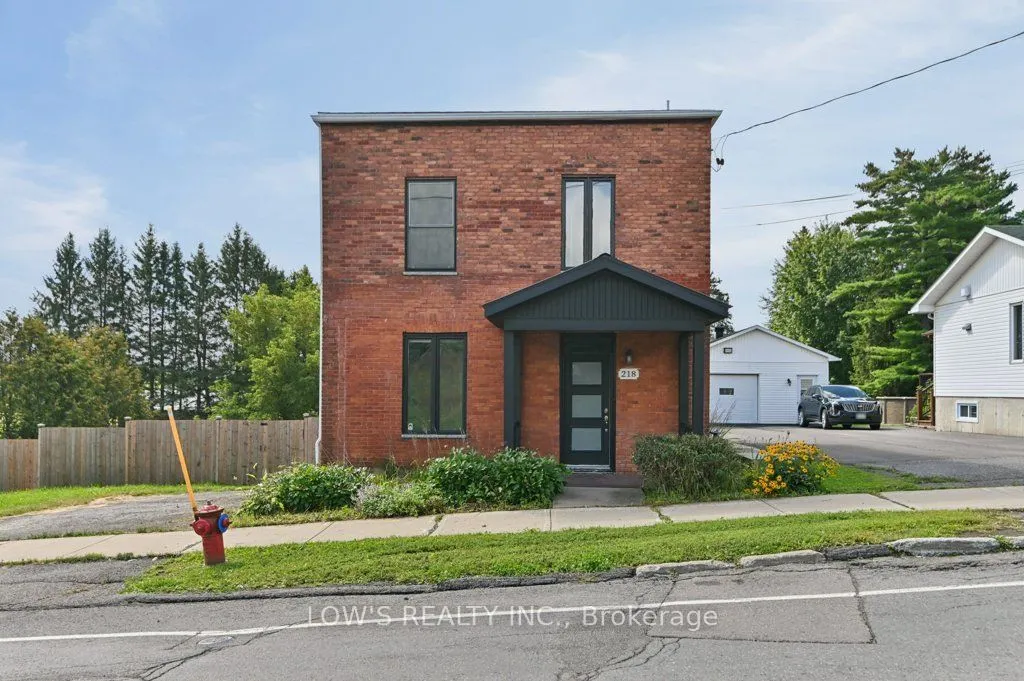 218 Main Street E