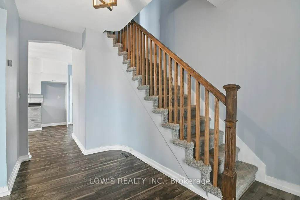 218 Main Street E