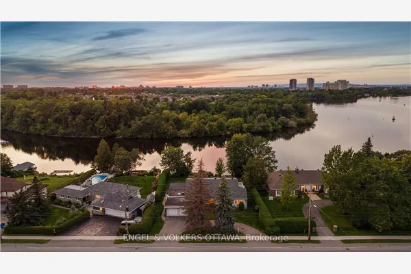 3200 Riverside Drive