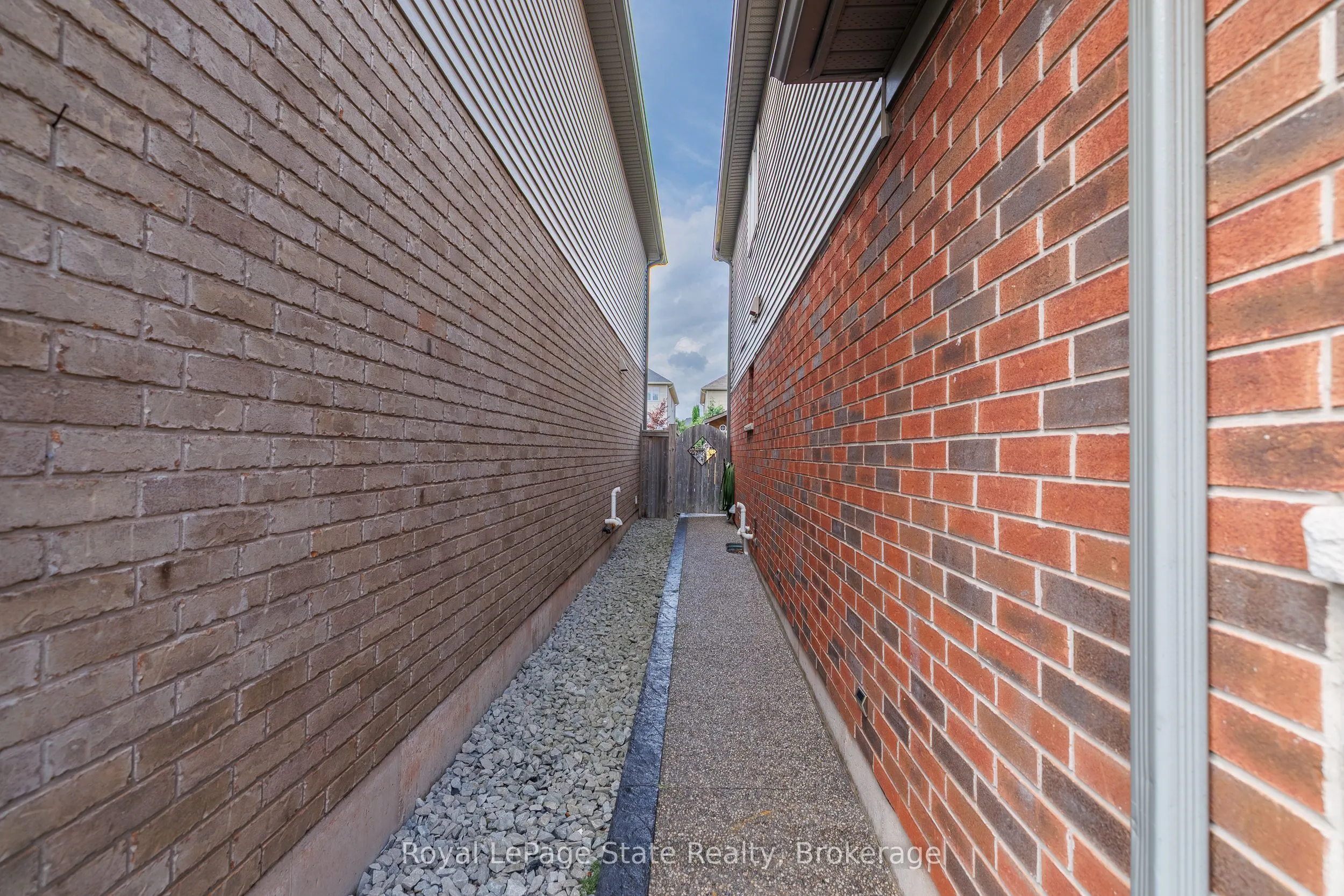 389 Murray Street