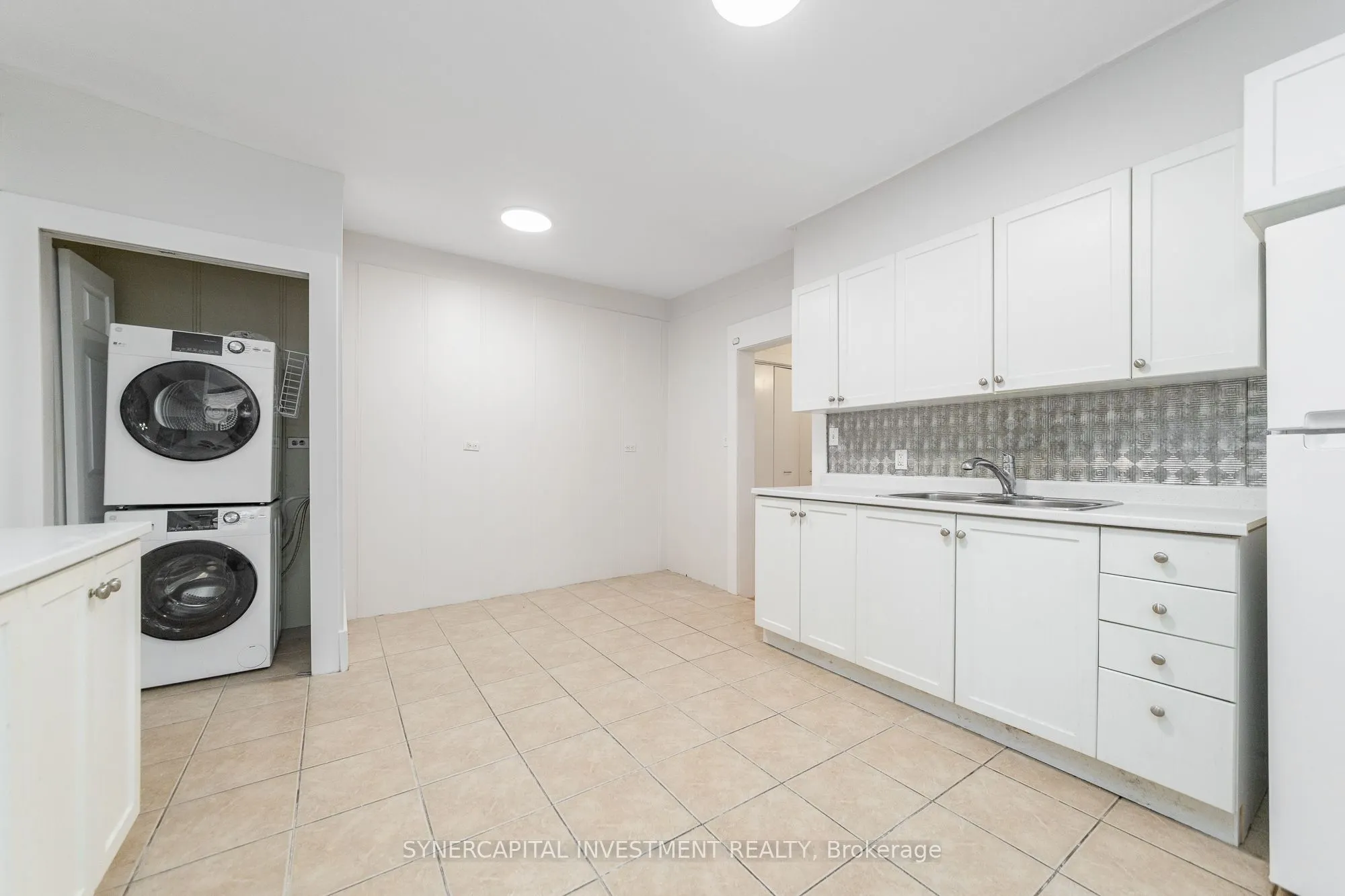 466 MACLAREN Street