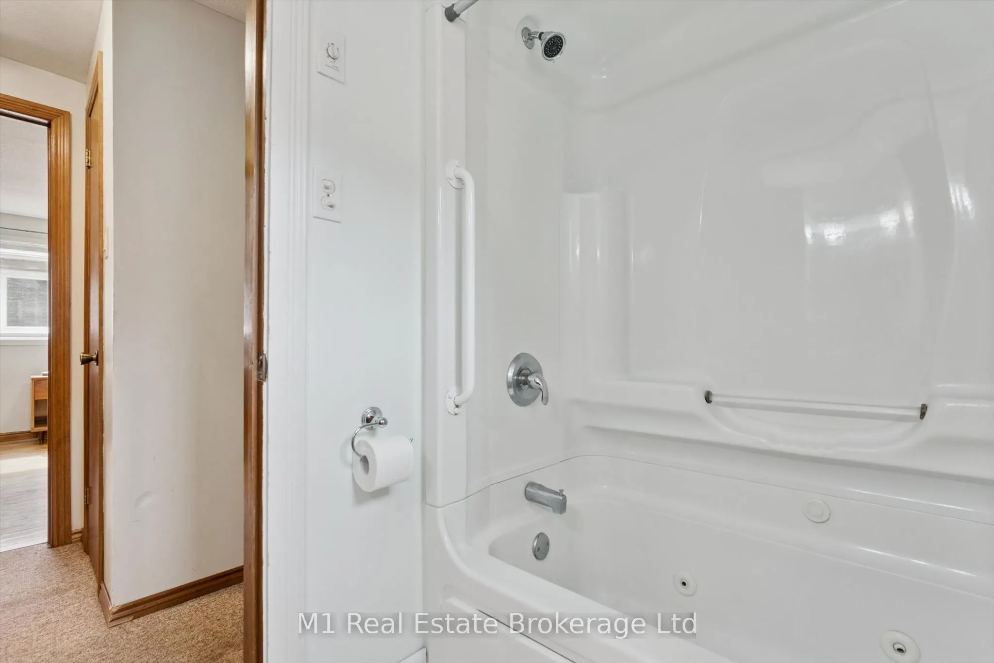 216 Parkside Drive E