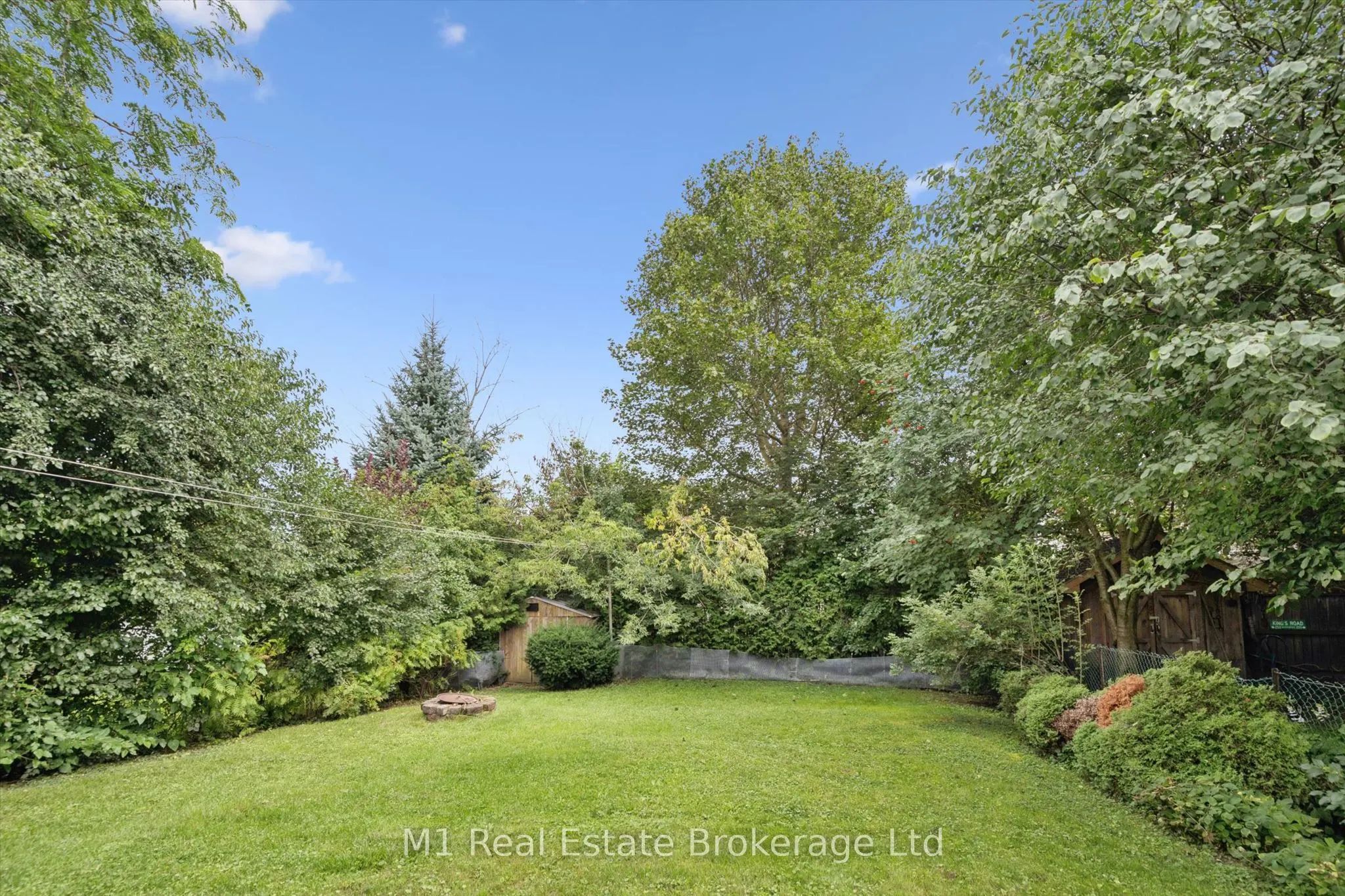 216 Parkside Drive E